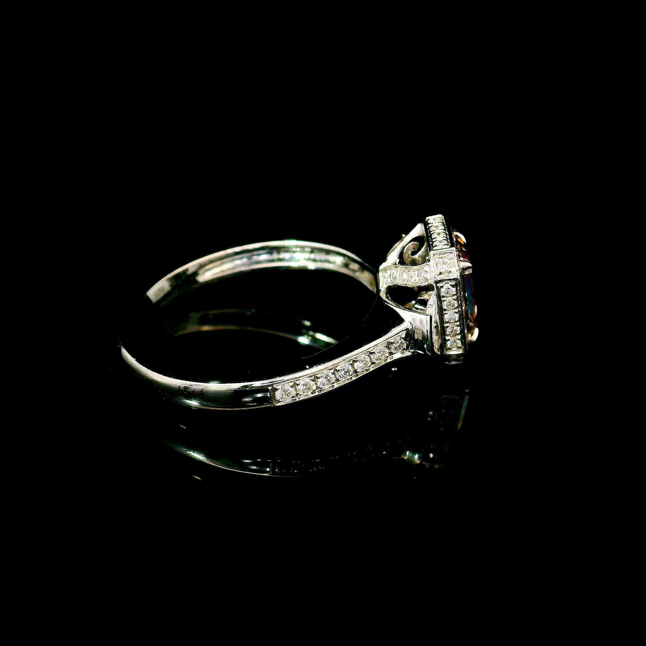 1.04 Carat Fancy Brownish Pink VS2 Clarity Diamond For Sale 2