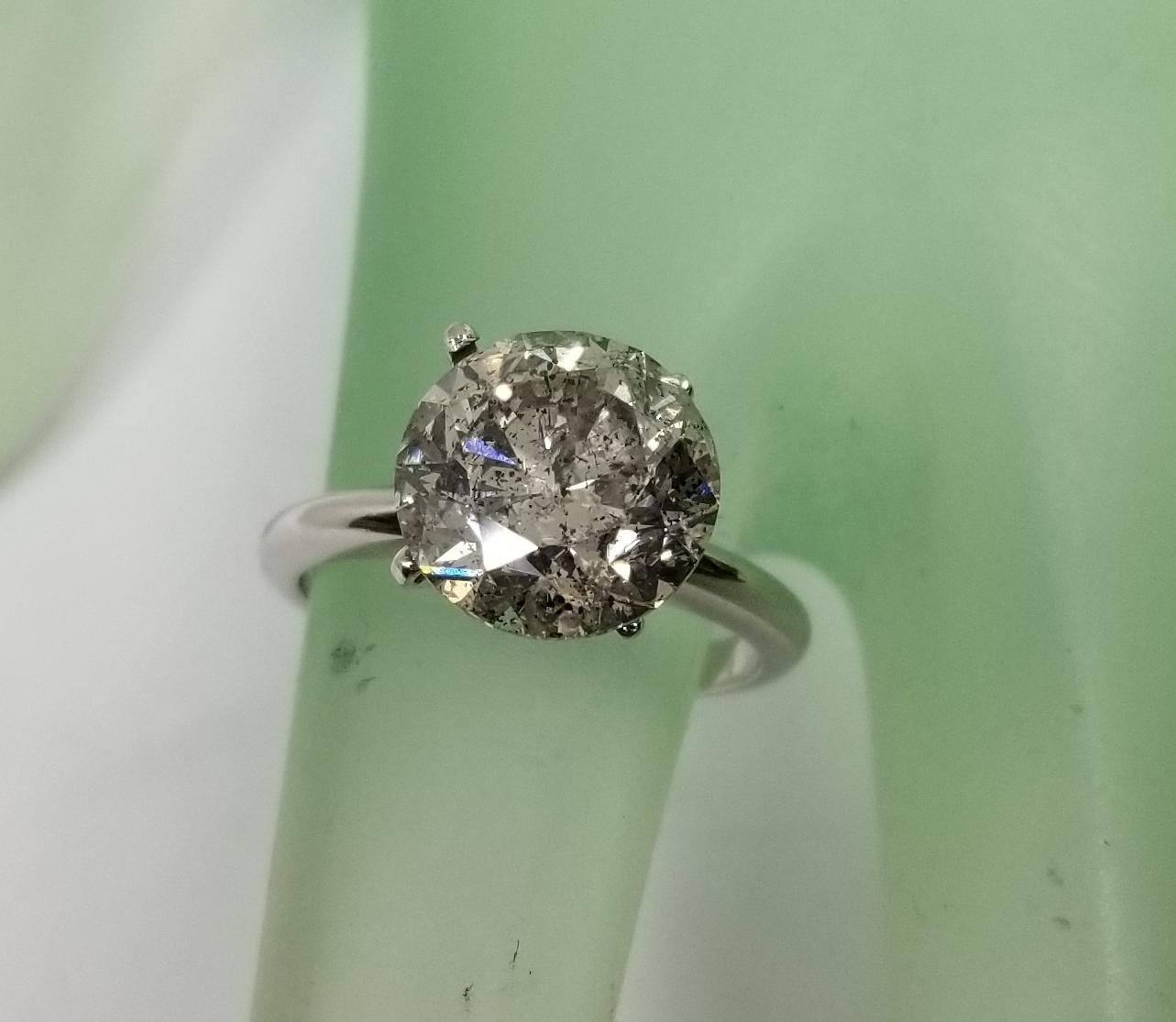 Non Certified Diamond Brilliant cut 4.02ct.; color 