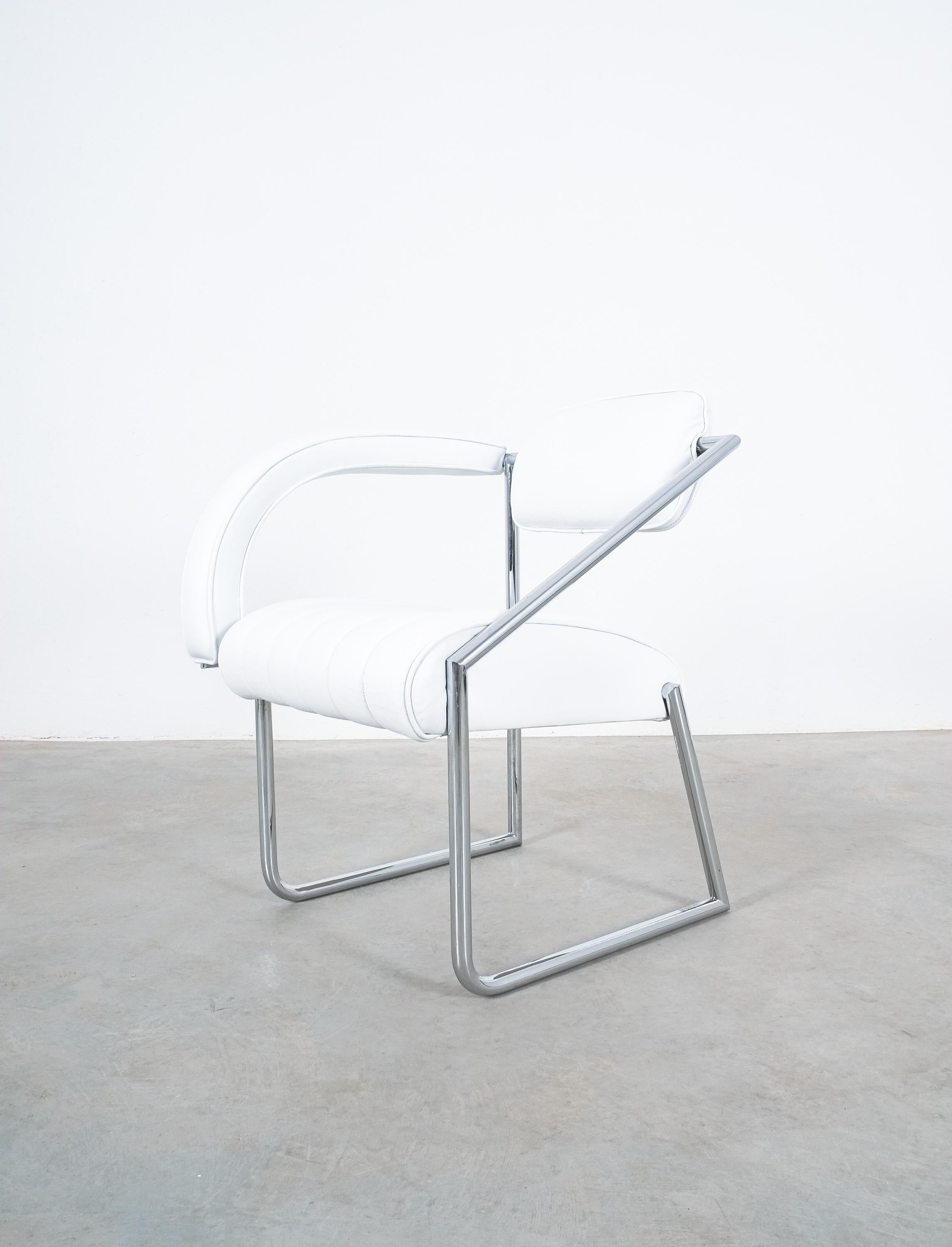 Non conformist chair by Eileen Gray, designed 1926, production by Vereinige Werkstaetten, Werkstätten, Germany circa 1985- labelled

Unusual design icon by Eileen Gray with the missing armrest that allowed more freedom of movement and one of the key