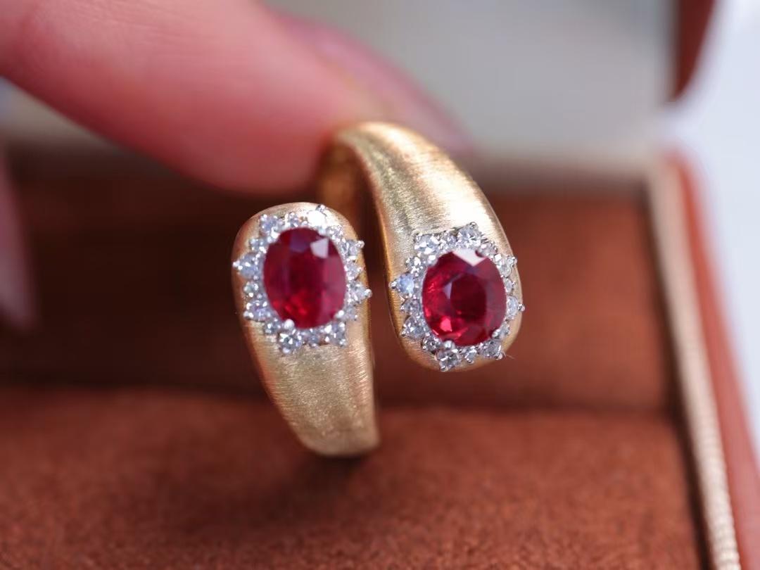 1.18 Carat Non-Heated Ruby Diamond Gold Ring In New Condition In Kowloon, HK