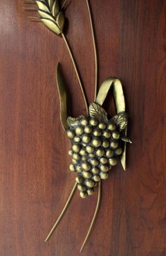 Nicht passendes Paar Gussmetall-Skulpturen von Früchten aus massivem Nussbaumholz, montiertes Karton in Mint!