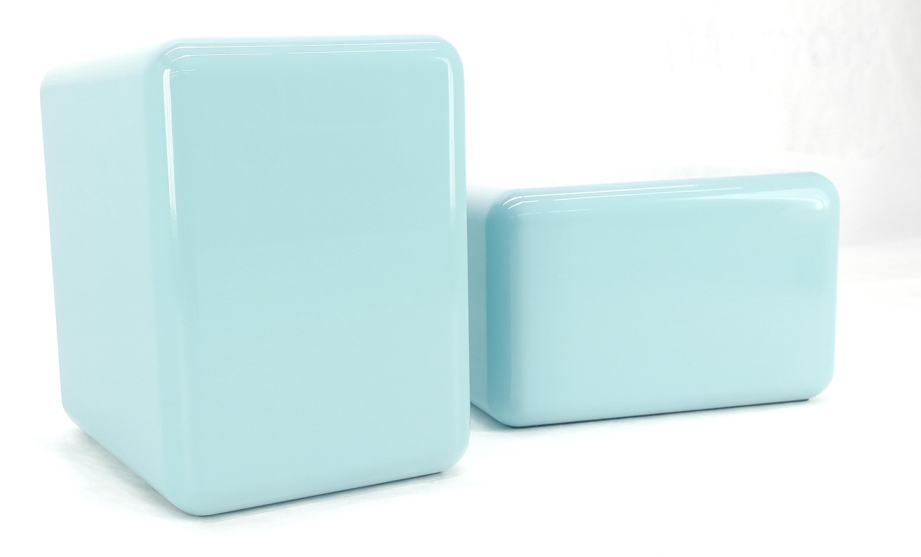 Non Matching Pair Rounded Edges and Corners Thick Enamel Finish Side End Tables For Sale 4