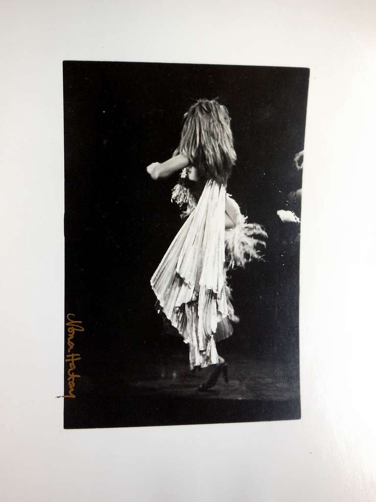 Vintage Silber Gelatine Druck Tina Turner (Schwarz), Figurative Photograph, von Nona Hatay