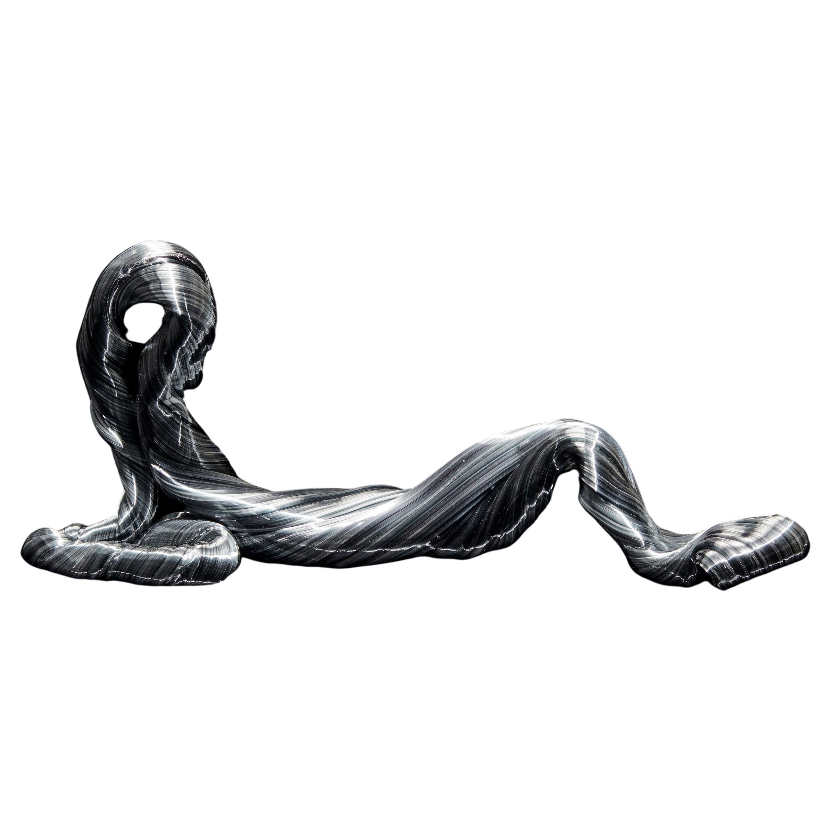 Nonlinear in Black, une sculpture en verre abstrait unique de Maria Bang Espersen
