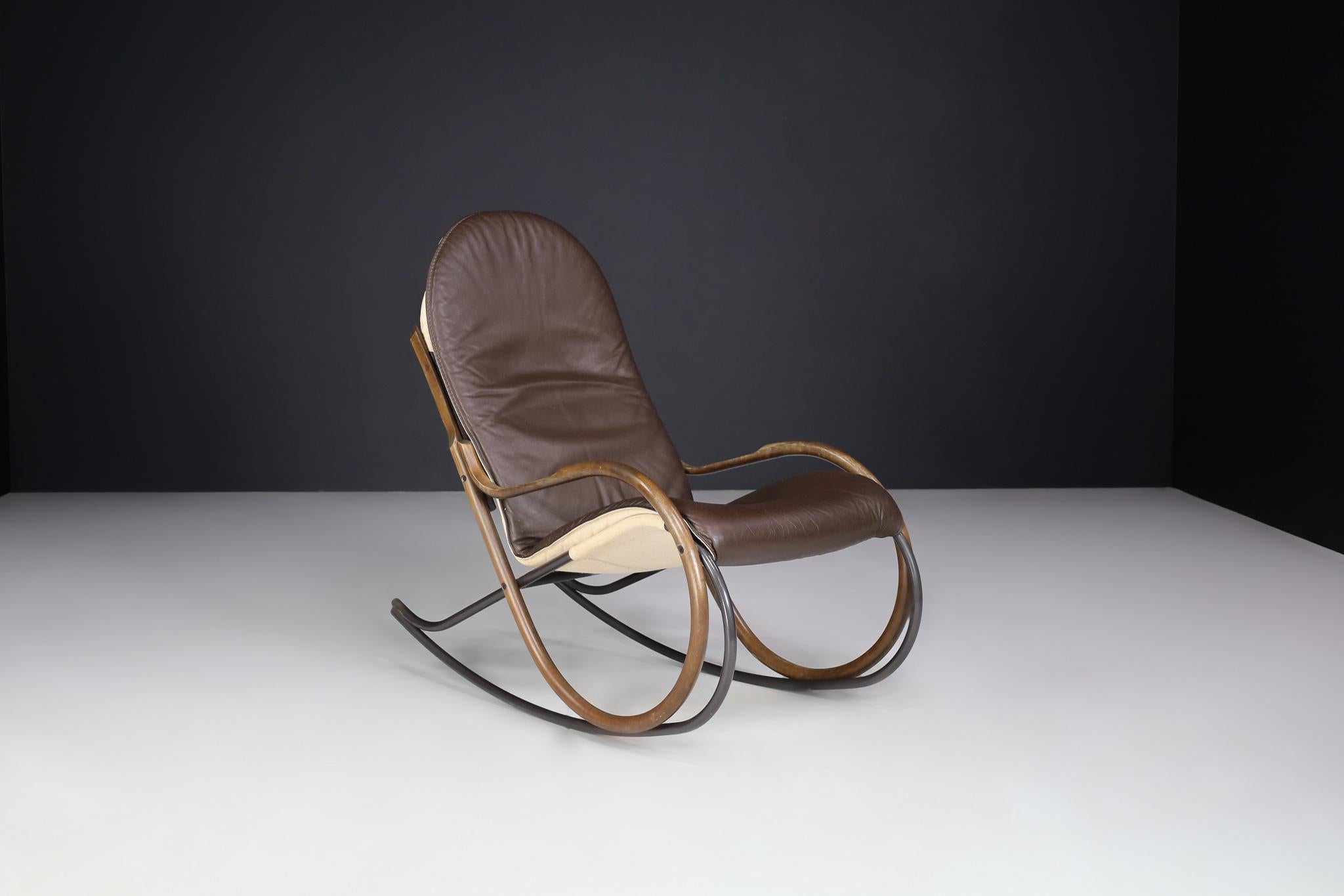 Mid-Century Modern Nonna Rocking Chair by Paul Tuttle for Strässle, Switzerland, 1970s For Sale