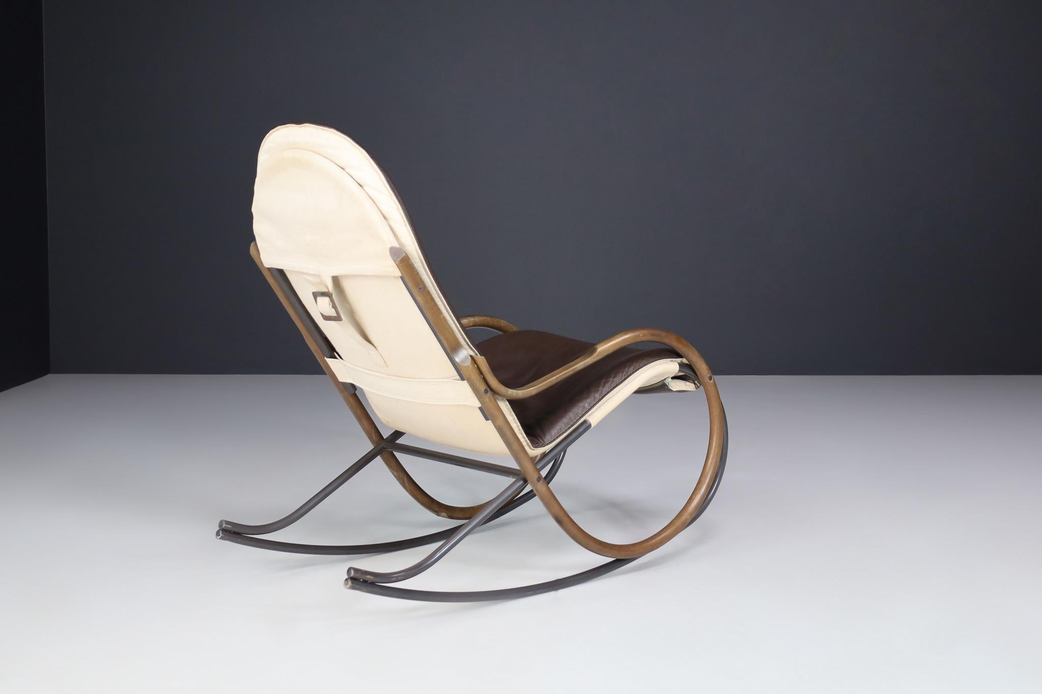 Nonna Rocking Chair by Paul Tuttle for Strässle, Switzerland, 1970s In Good Condition For Sale In Almelo, NL