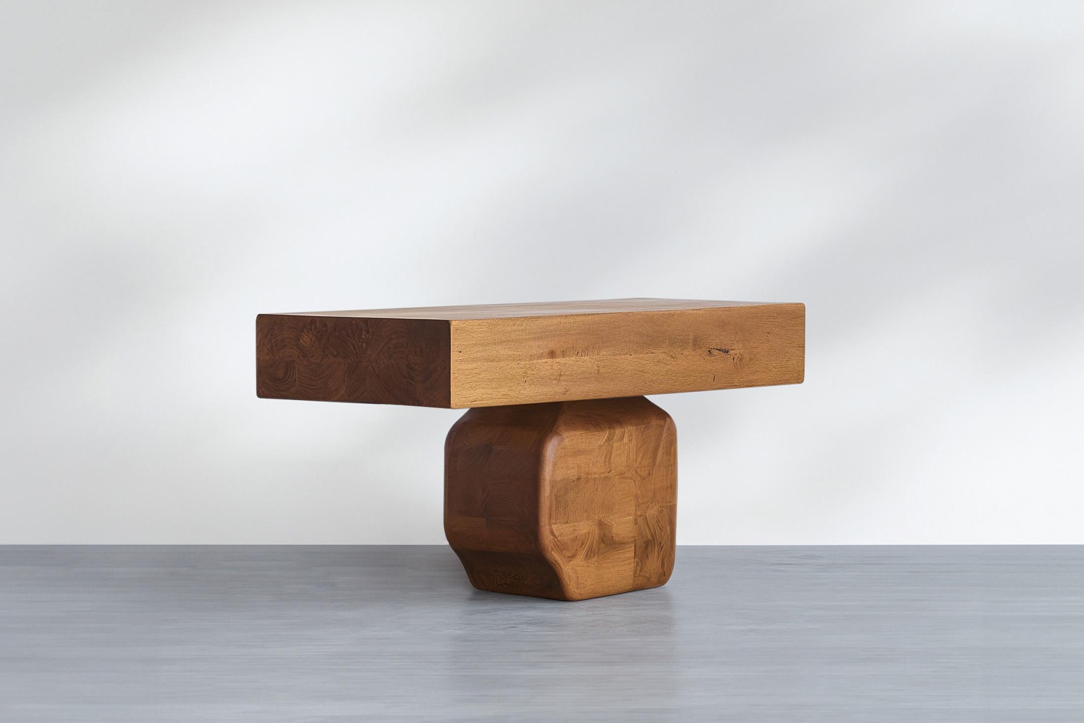 NONO Elefante Foyer Table 09, Oak Precision, Minimalist Elegance—————————————————————
Elefante Collection: A Harmony of Design and Heritage by NONO

Crafting Elegance with a Modernist Touch

NONO, renowned for its decade-long journey in redefining