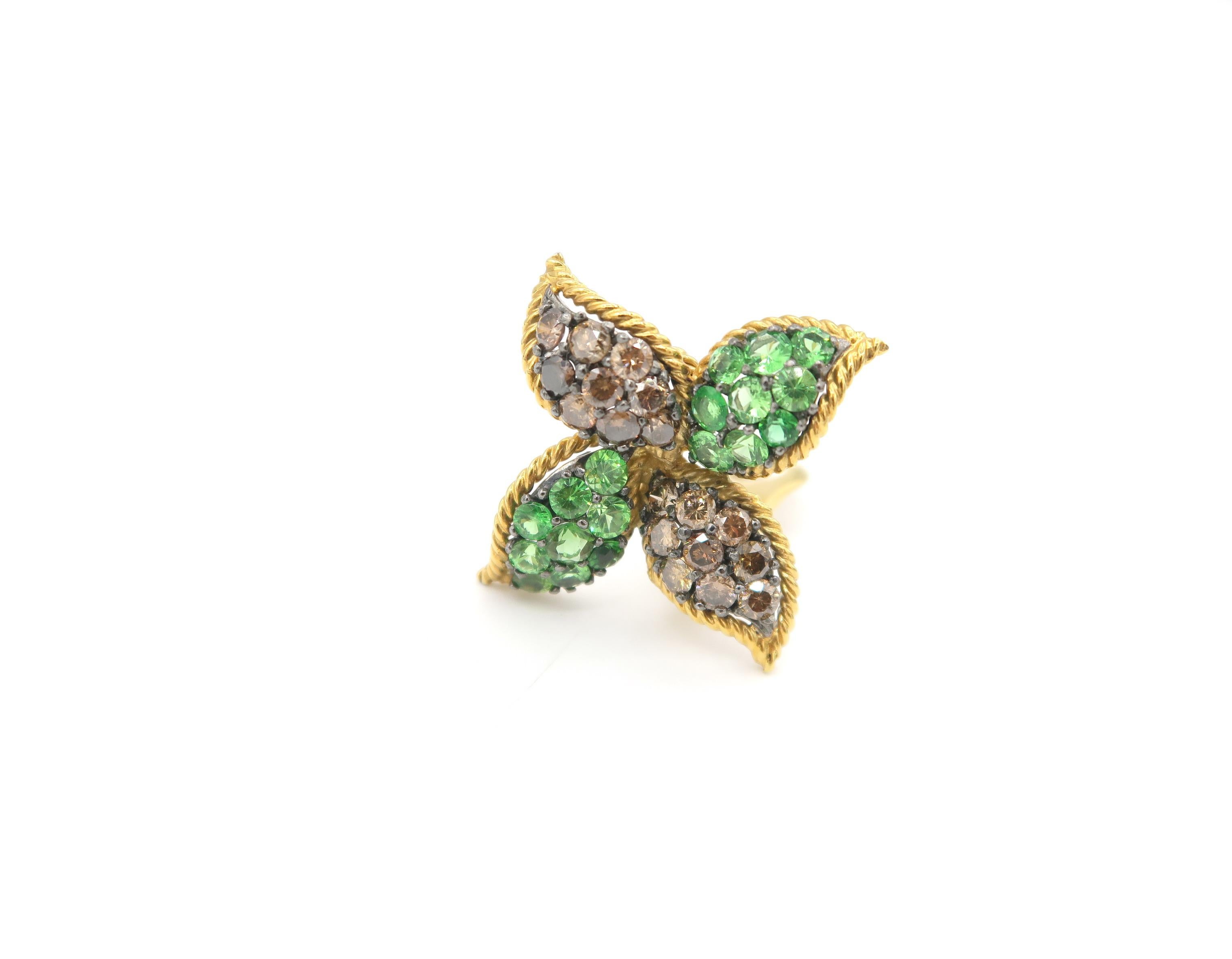 Round Cut Nonpierced Tsavorite Brown Champagne Diamond Single Windmill 18k Gold Earring For Sale