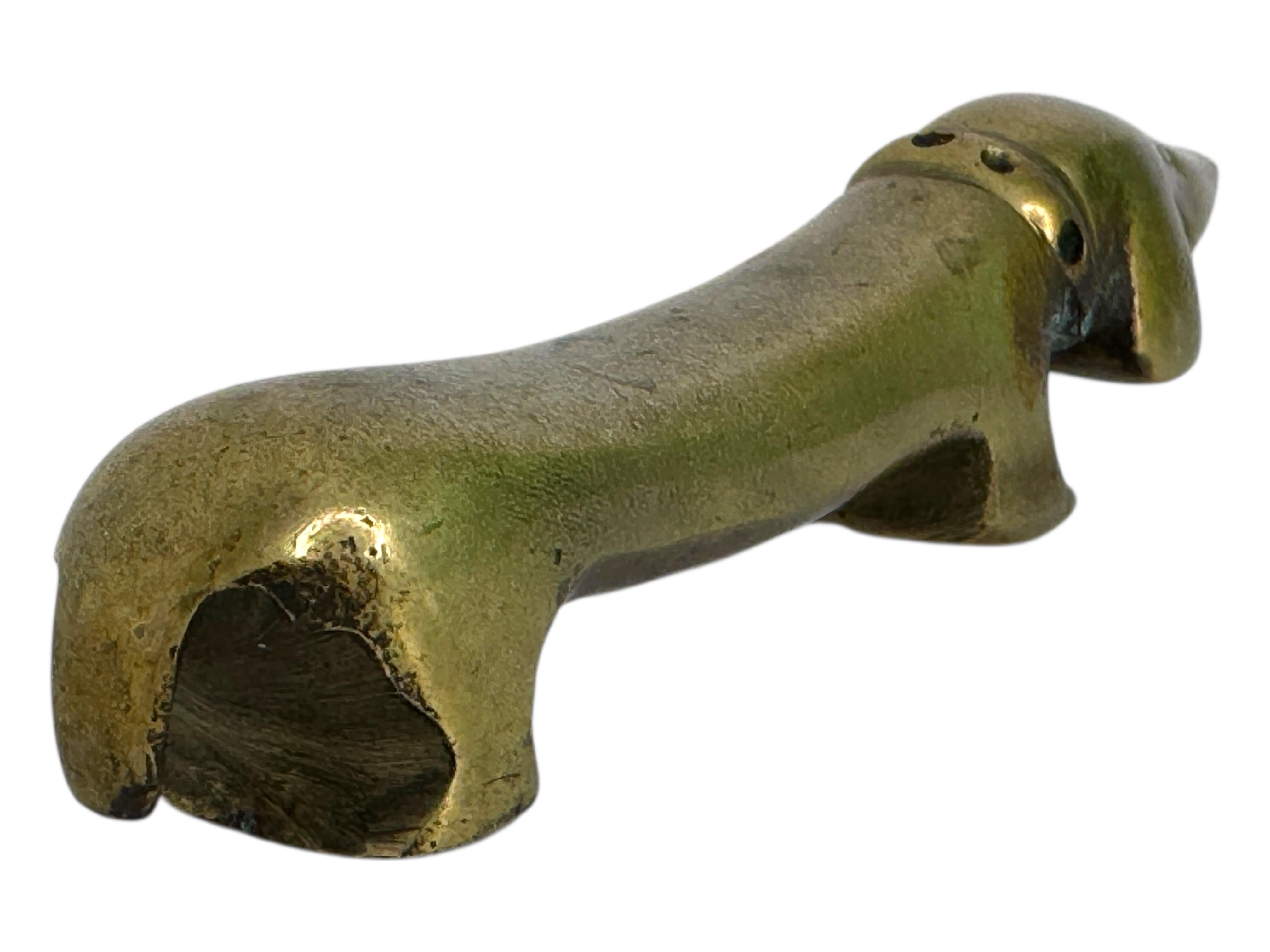 „Noodle“ Dachshund-Hundeflaschenöffner Bosse Wien, Österreich, 1950er Jahre (Moderne der Mitte des Jahrhunderts) im Angebot