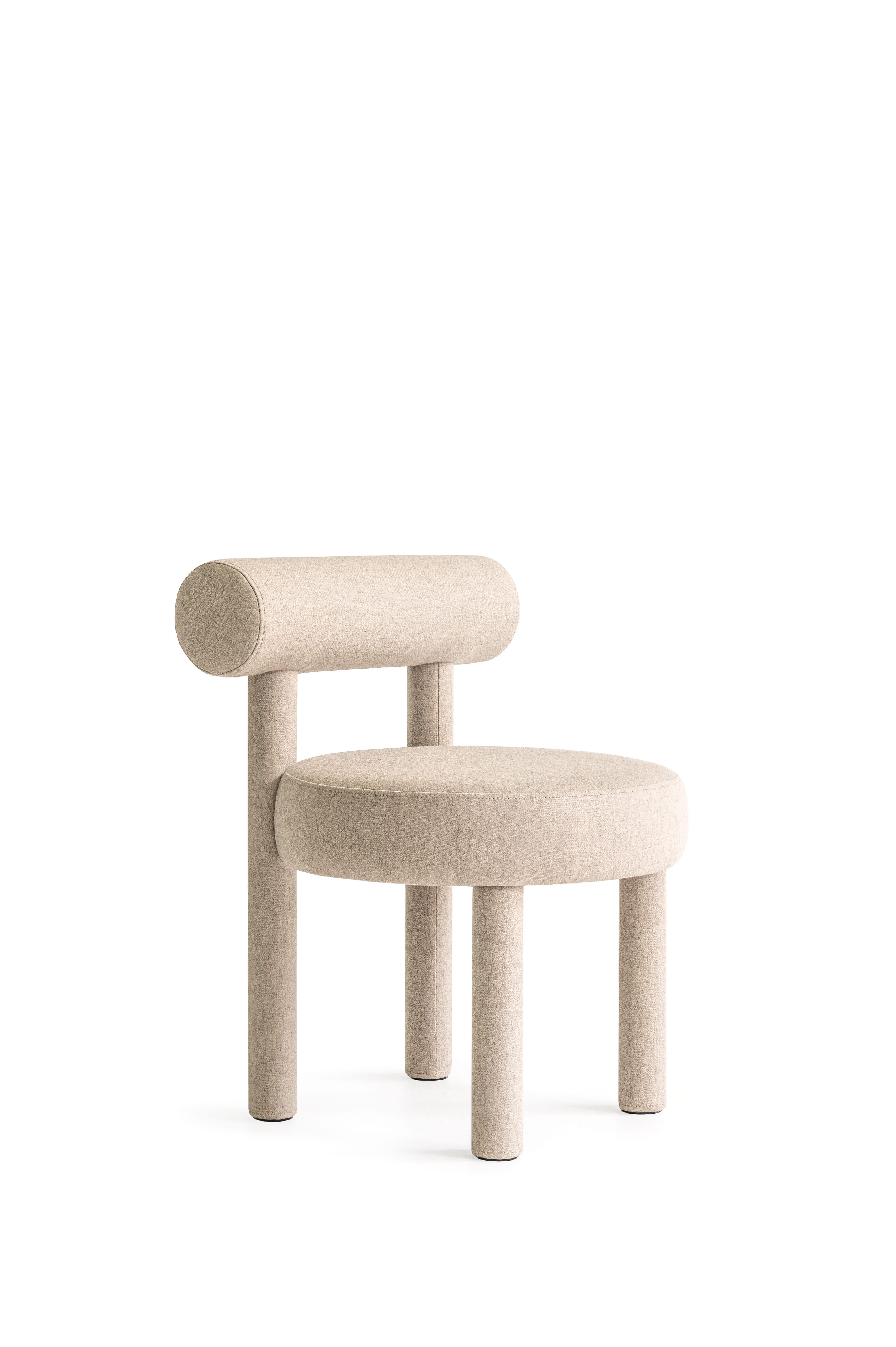 Creato da Kateryna Sokolova

La Sedia Gropius, disegnata da Kateryna Sokolova, è una straordinaria miscela di eleganza modernista e comfort ergonomico. Ispirato al movimento Bauhaus, presenta linee pulite, un design minimalista e una lavorazione