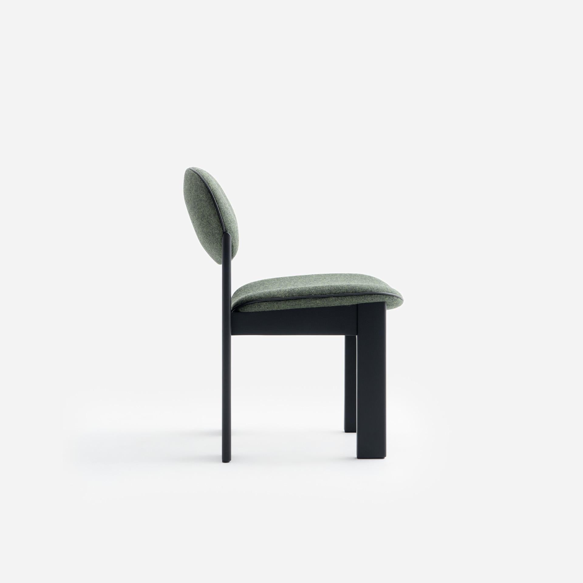NOOM Home Archipen Esszimmerstuhl - Kvadrat Divina MD (Handgefertigt) im Angebot