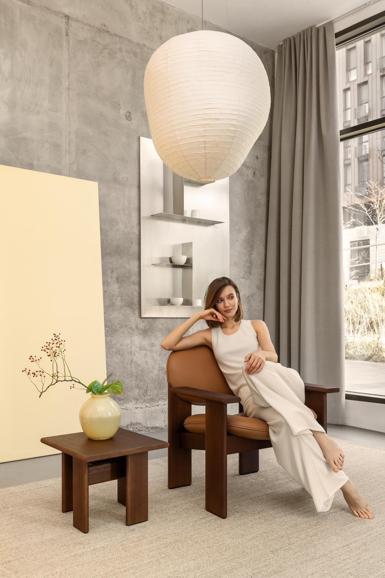 XXIe siècle et contemporain Noom Home Archipen Lounge Chair - Leather Cashmere en vente