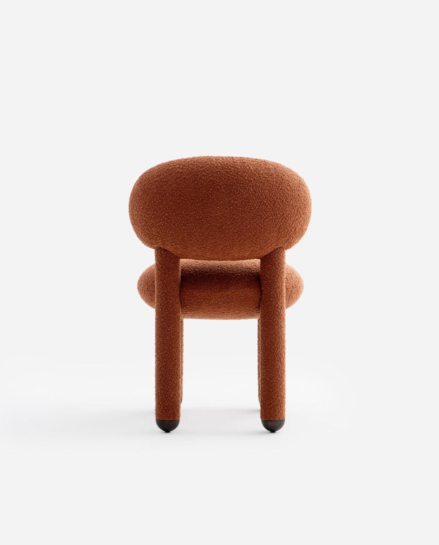 NOOM Home Flock CS1 Stuhl aus rotem Boucle (Ukrainisch) im Angebot