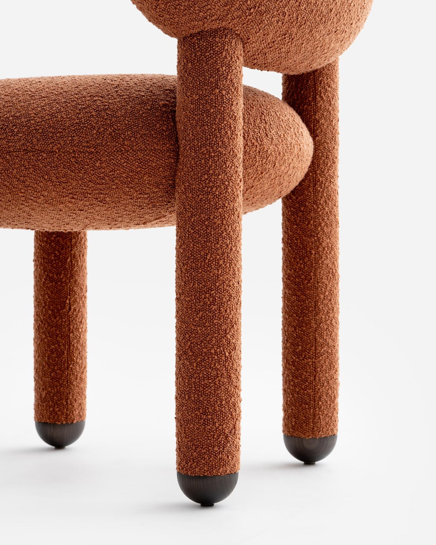 NOOM Home Flock CS1 Stuhl aus rotem Boucle im Zustand „Neu“ im Angebot in Toronto, CA