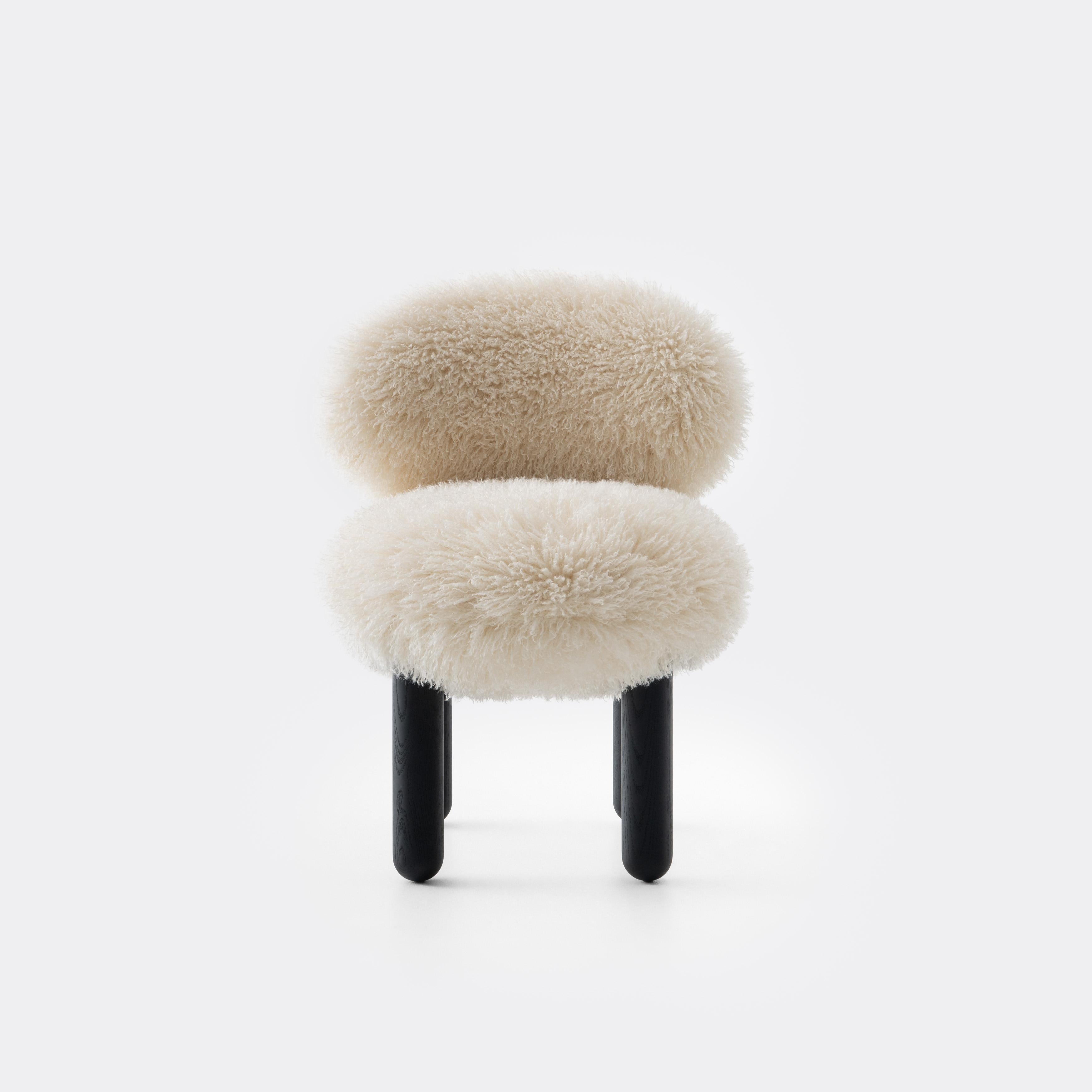 Ucraino NOOM Home Flock CS2 Sedia Fluffy Edition in vendita