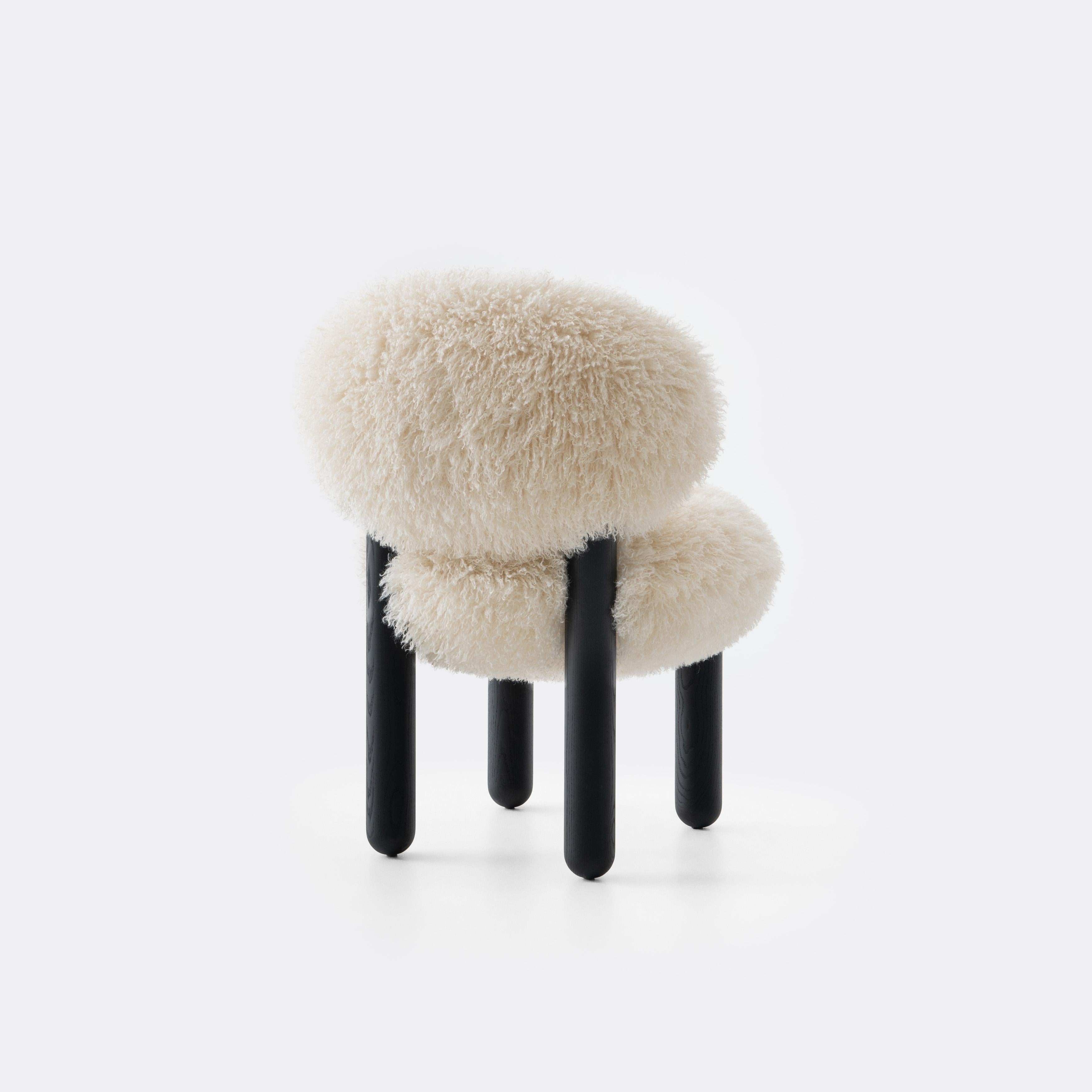 Fatto a mano NOOM Home Flock CS2 Sedia Fluffy Edition in vendita