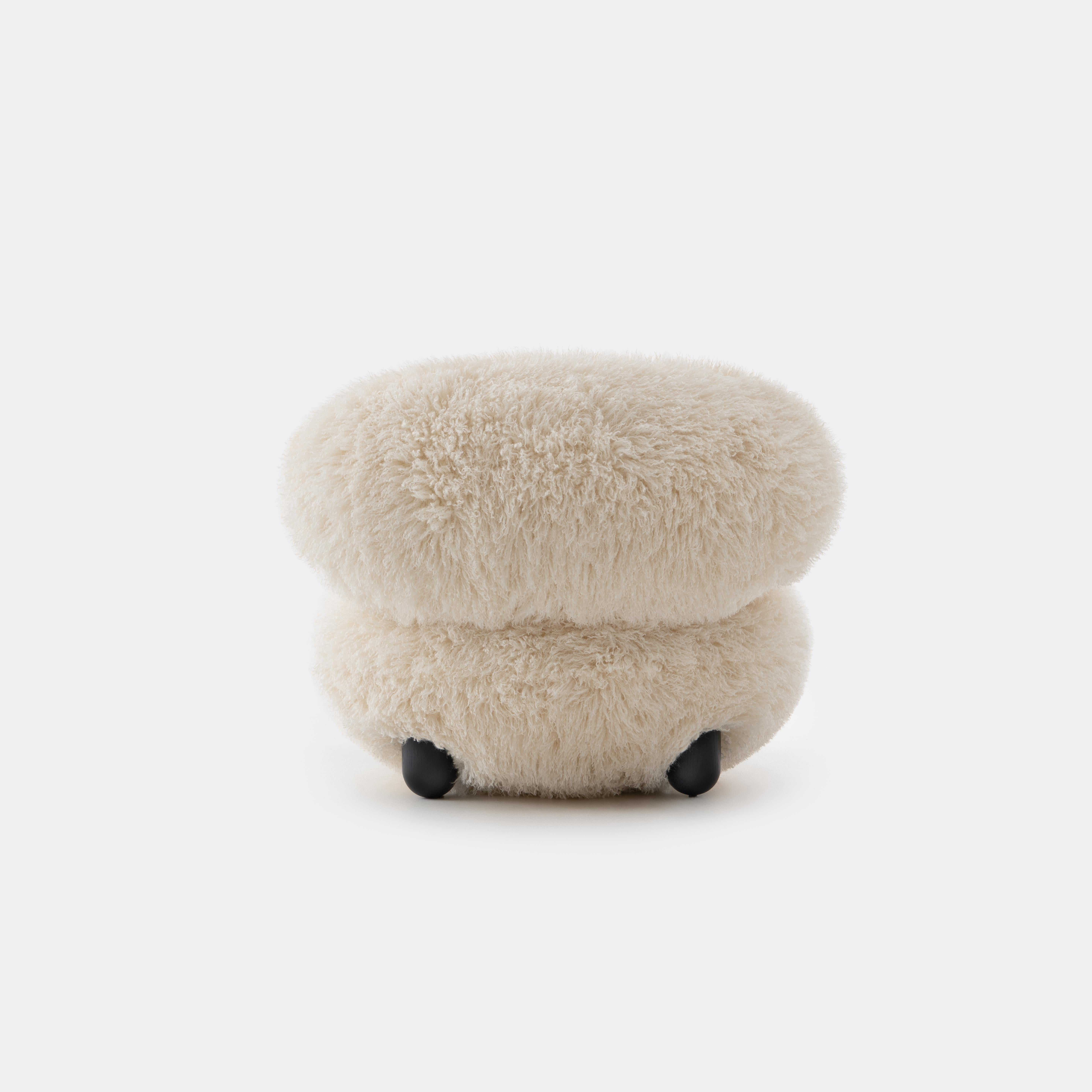 NOOM Home Sillón Flock Fluffy Edition en Nuevo estado para la venta en Toronto, CA
