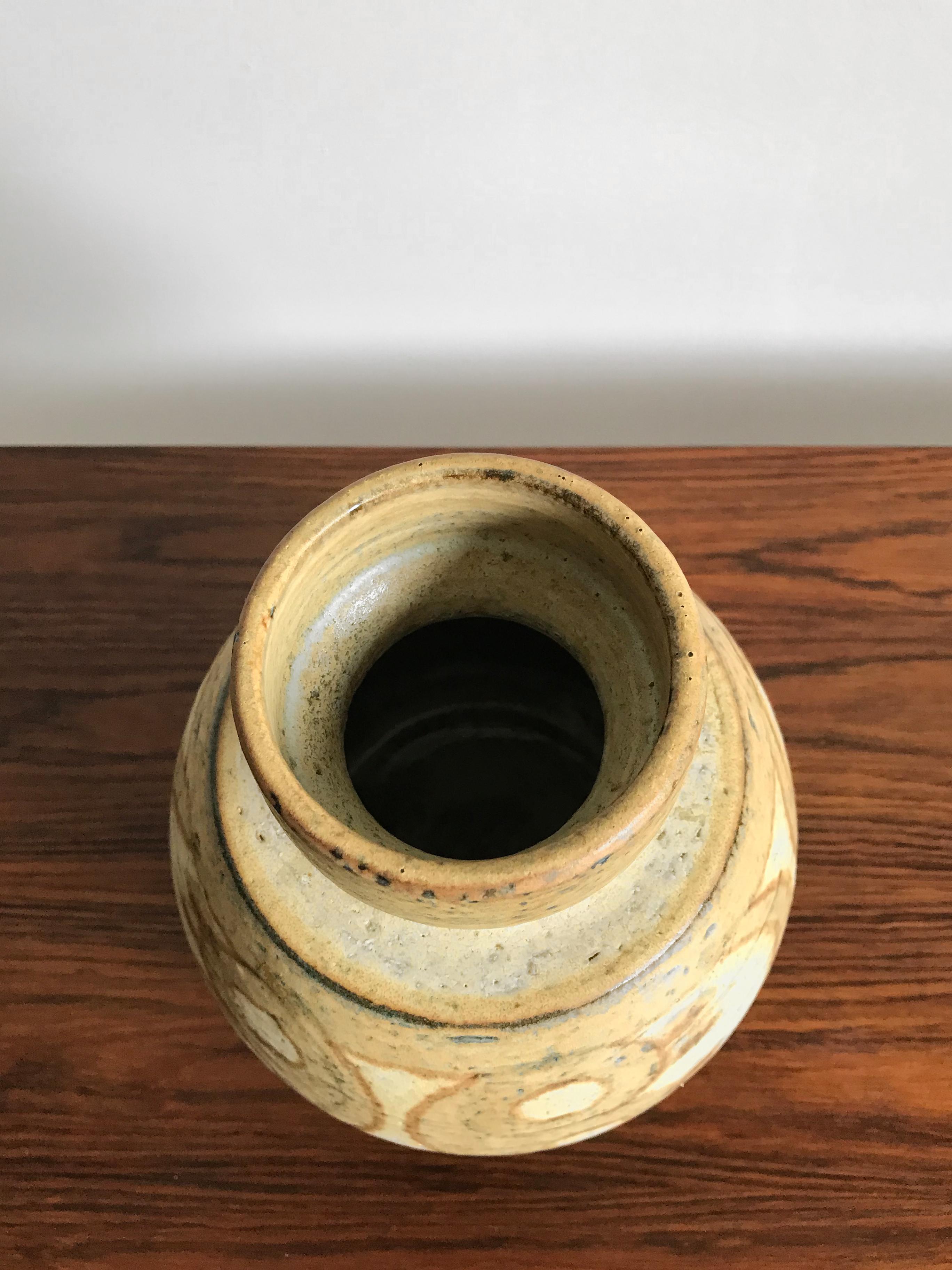 Scandinavian Mid-Century Modern design ceramic vase designed by Noomi Backhausen for Søholm Stentøj Dornholm, Denmark 1960s.
Mark under the base.

Please note that the item is original of the period and this shows normal signs of age and use.