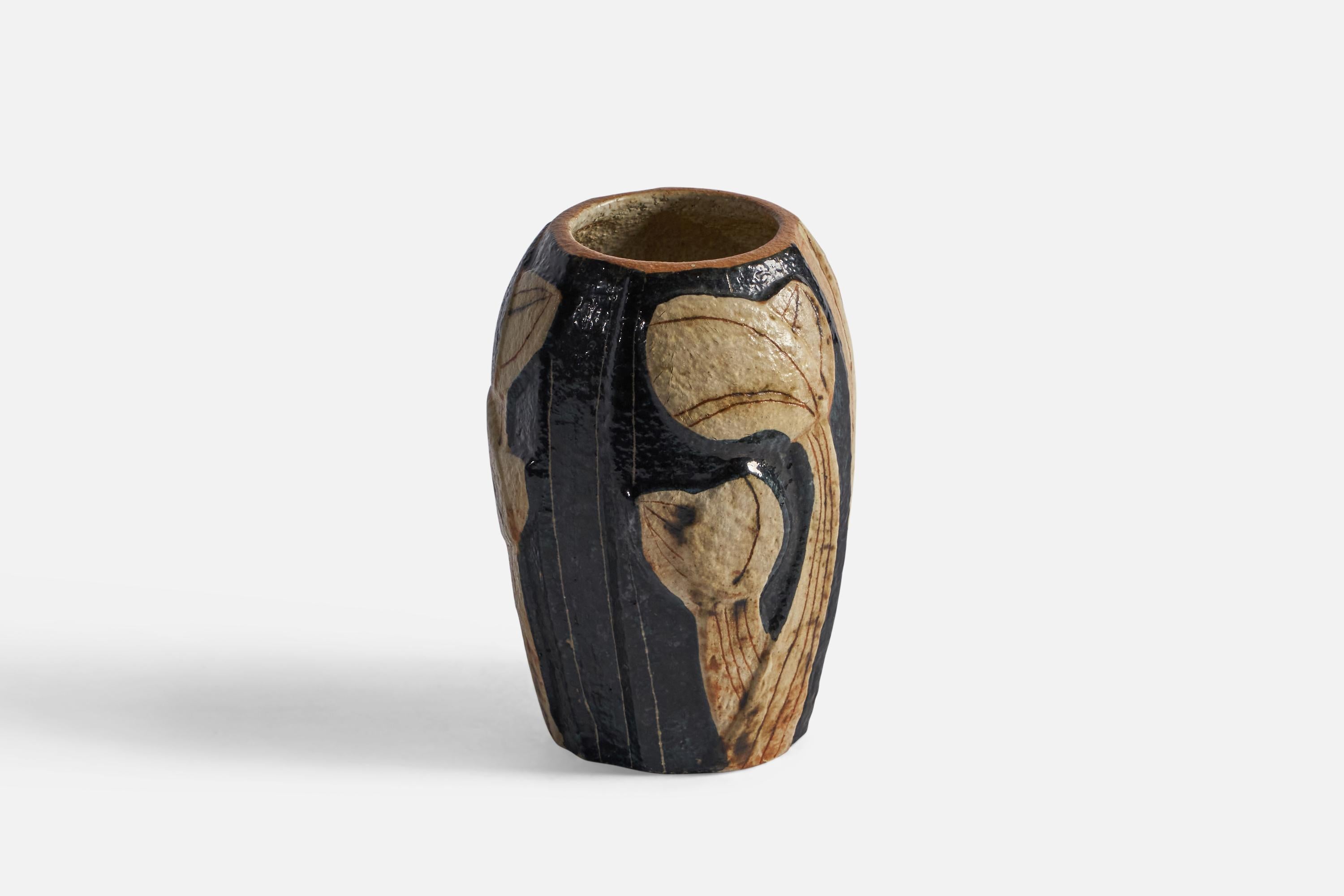 Noomi Backhausen, Vase, Stoneware, Denmark, 1960s In Good Condition For Sale In High Point, NC