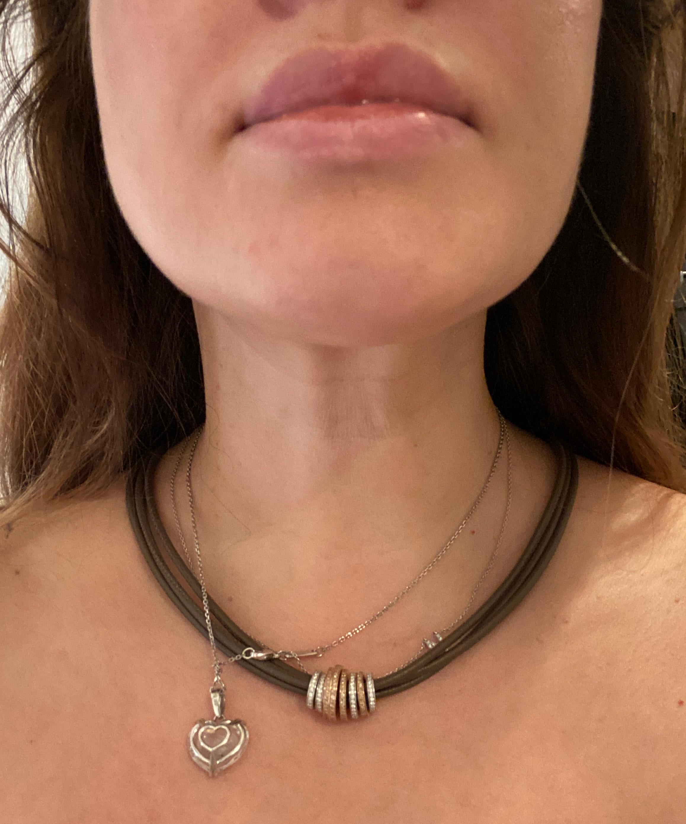 Collana di diamanti e cuoio di Noor in oro rosa 18 carati modello Looping in vendita 7