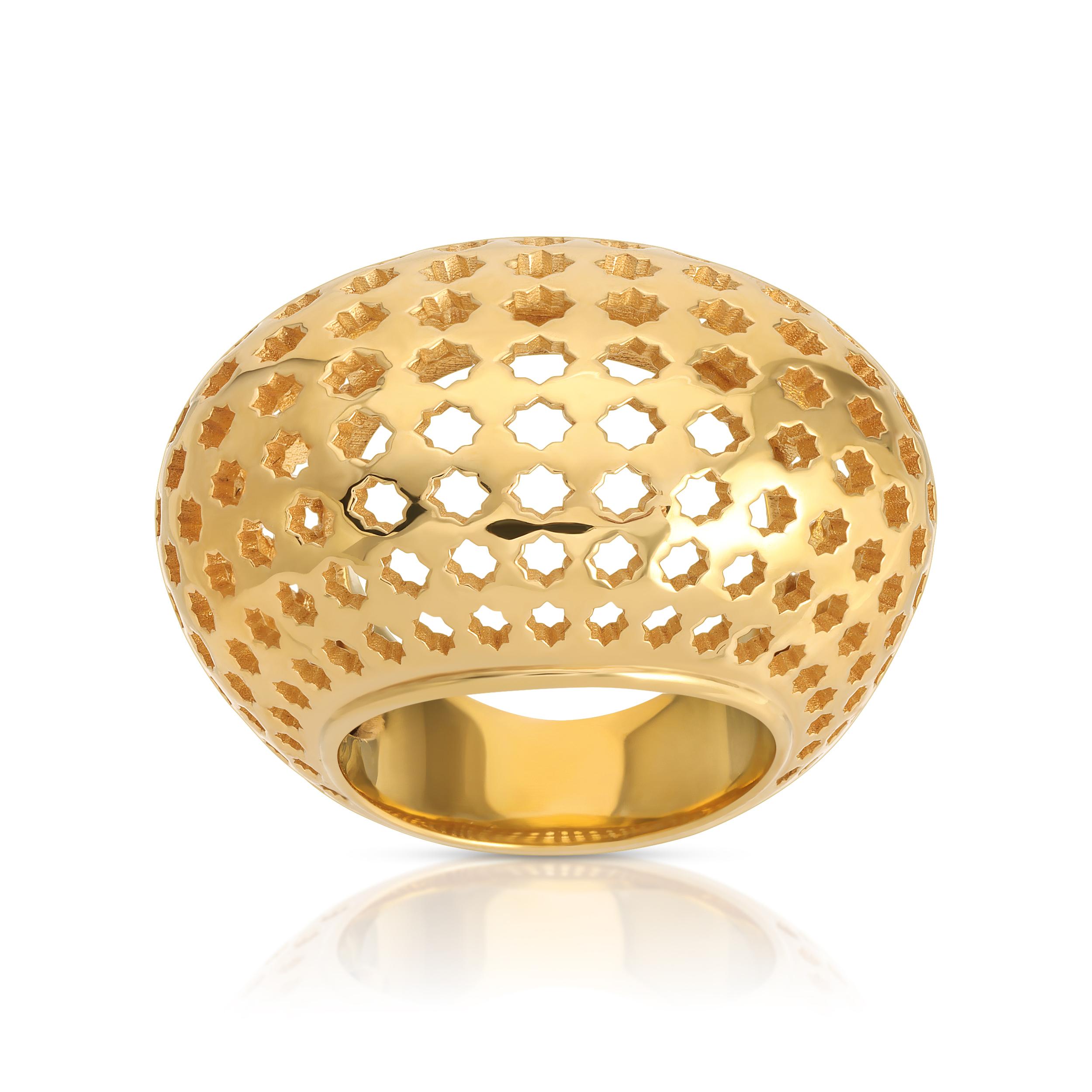 Looking for a bold and eye-catching ring that's also comfortable to wear? Check out the Noor Ring! The unique design features a single pattern that is repeated throughout, creating a stunning optical effect. Whether you're dressing up for a special