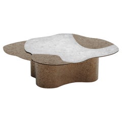 Table basse Noor Selenite avec détails en métal