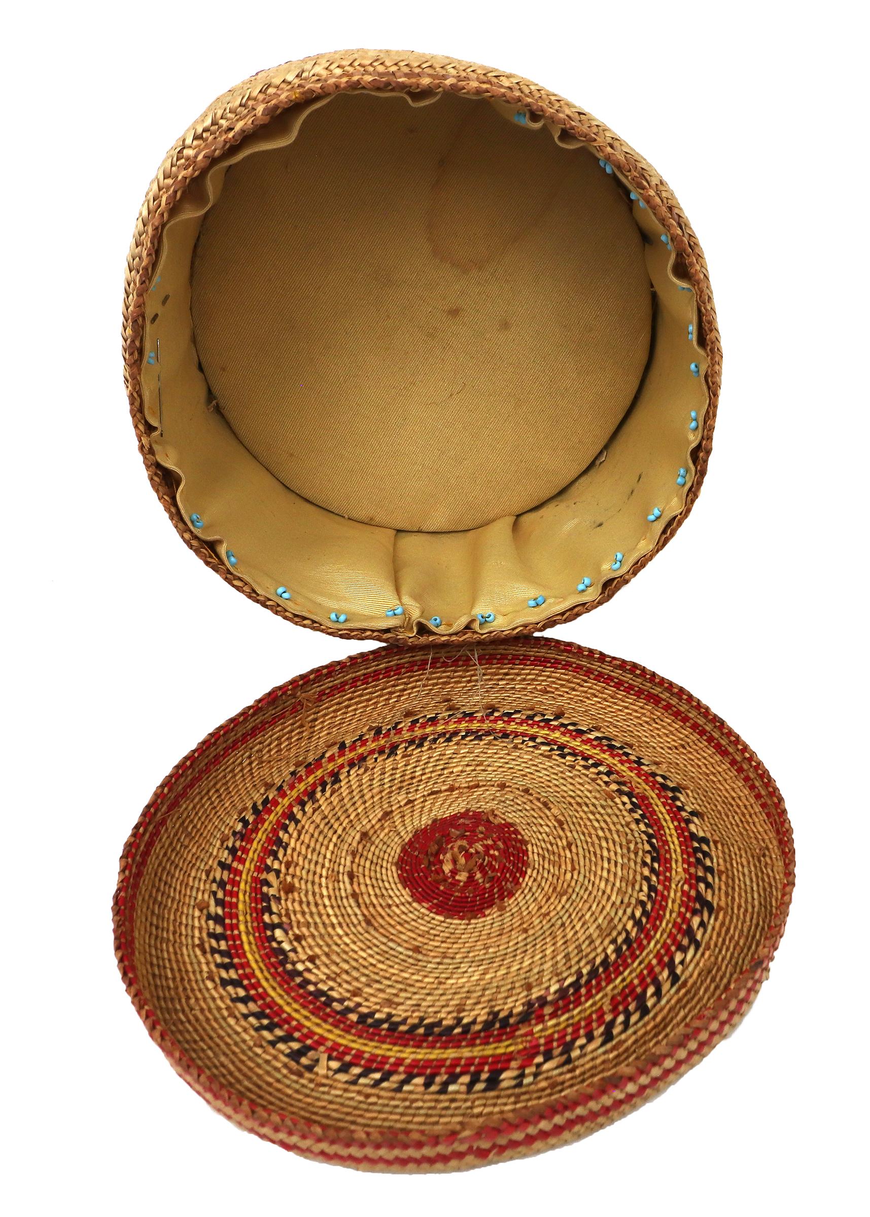 20th Century Nootka Northwest Coast 1900 Woven Basket with Top, Red and Black Designs For Sale