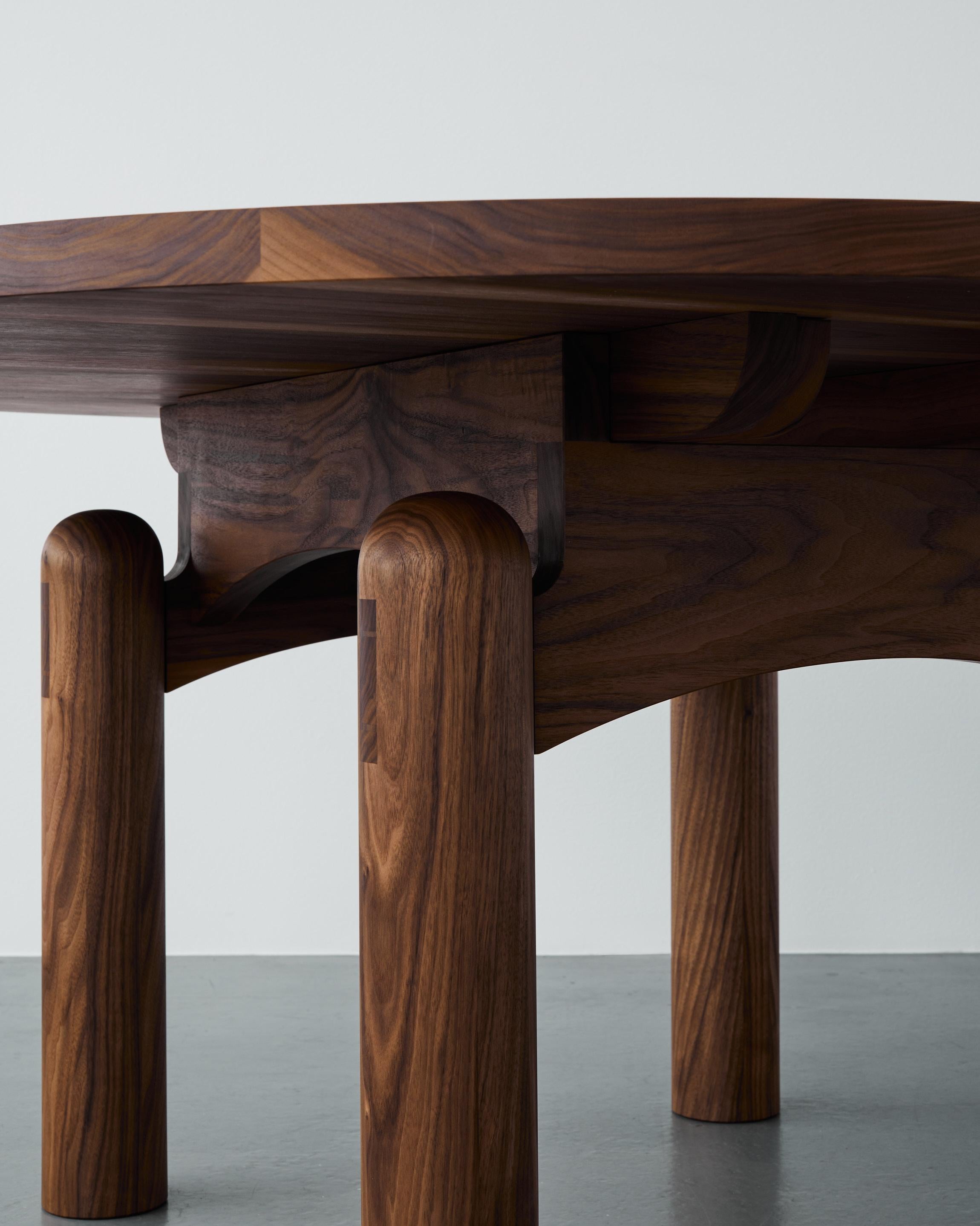 Handmade Nora Dining Table, Extendable Ø150cm  - Walnut - by BACD studio In New Condition For Sale In Værløse, DK