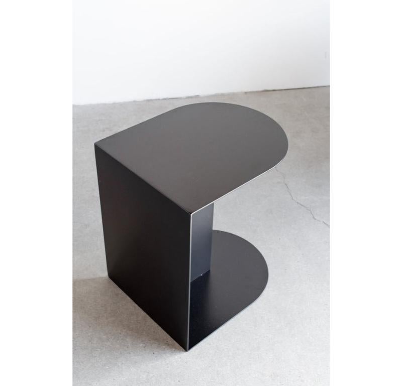 Fait main Table d'appoint Norah en acier avec finition poly 24