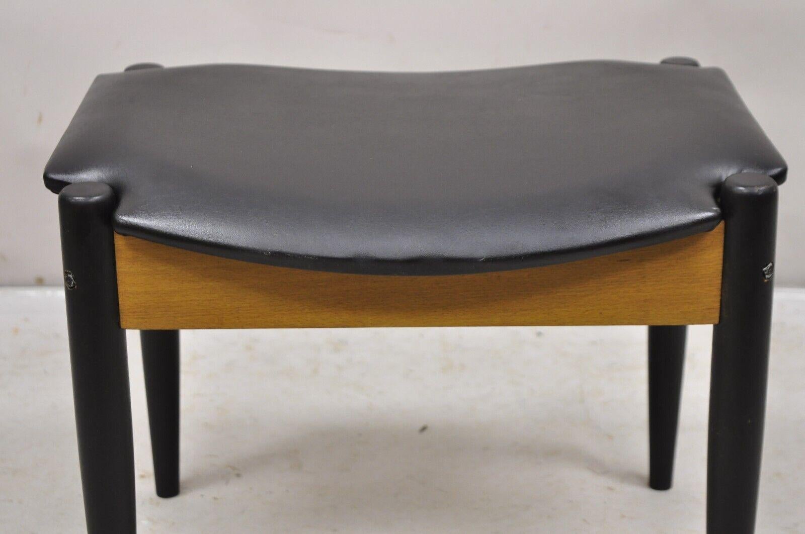Mid-Century Modern Norco Mid Century Modern Sculpted Footstool Ottoman Tapered Leg Black Vinyl Seat For Sale