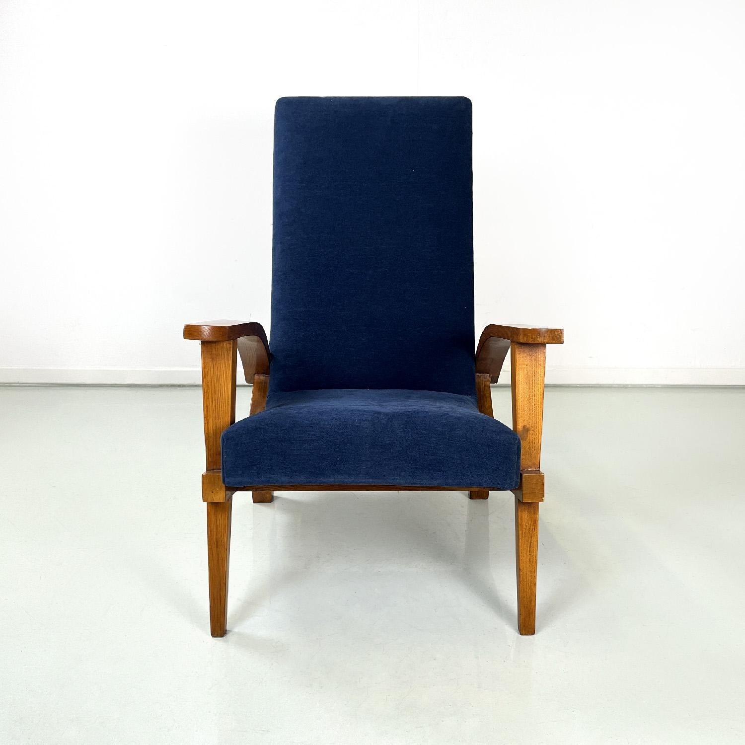 Italian mid-century modern wood and blue fabric armchairs, 1950s In Good Condition For Sale In MIlano, IT