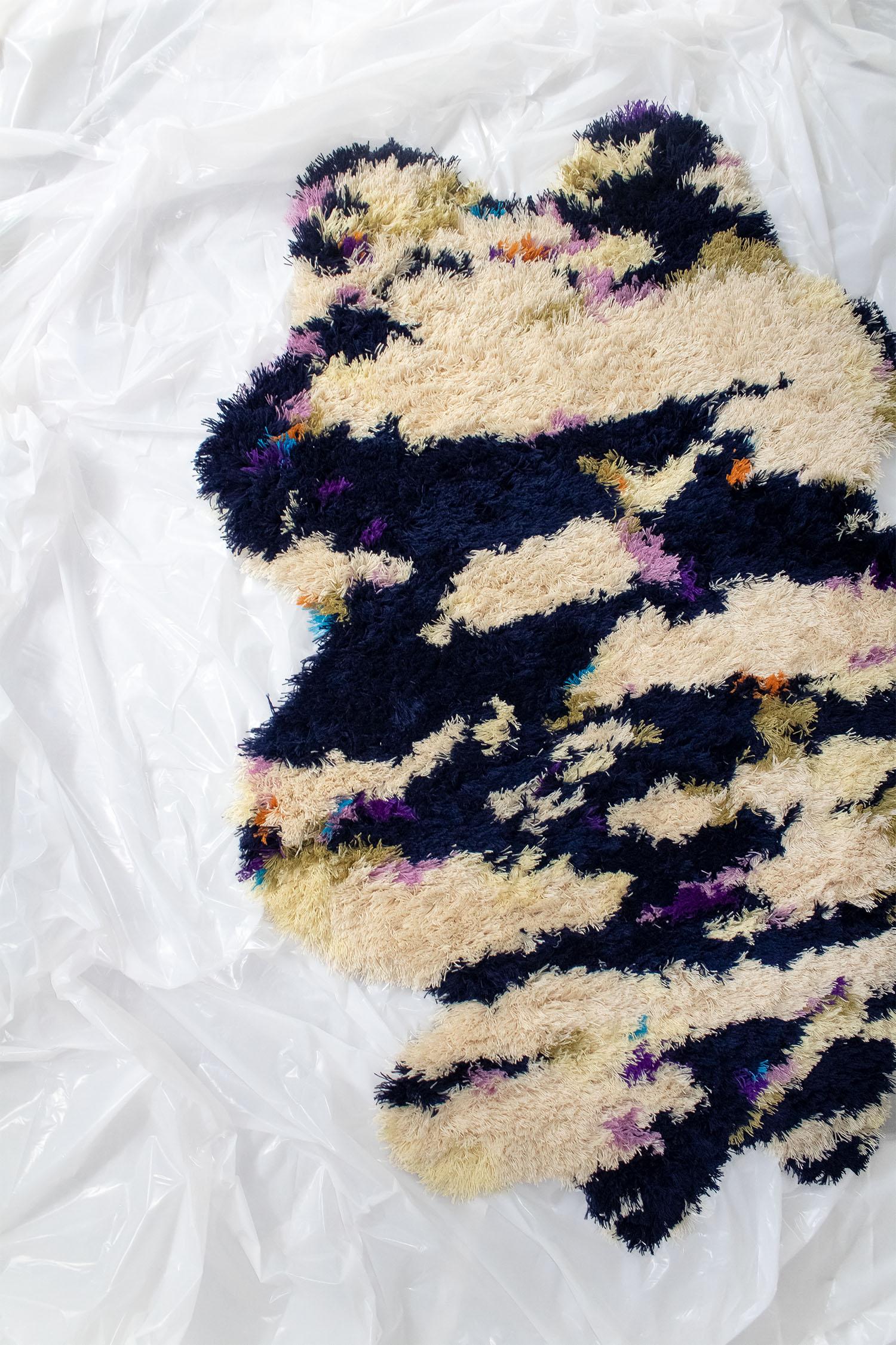 Américain Norden Hide Squiggle Rug Crafted in New Zealand Wool par Okej Studio en vente
