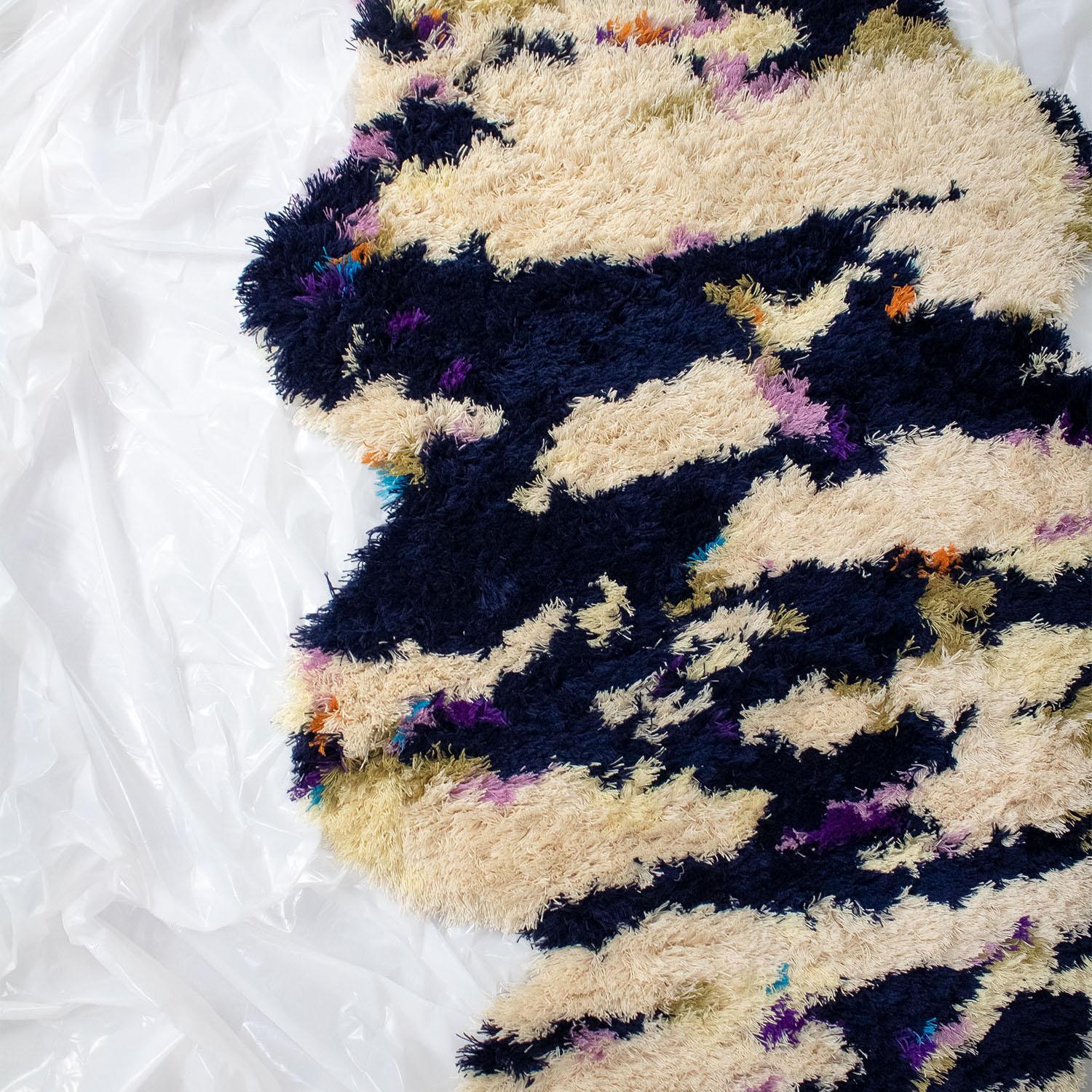 Autre Norden Hide Squiggle Rug Crafted in New Zealand Wool par Okej Studio en vente
