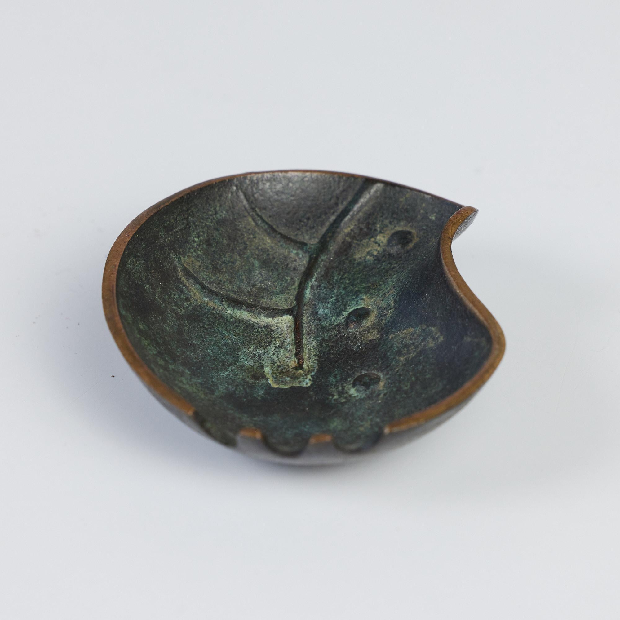 Nordia Leaf Shaped Ashtray In Excellent Condition In Los Angeles, CA