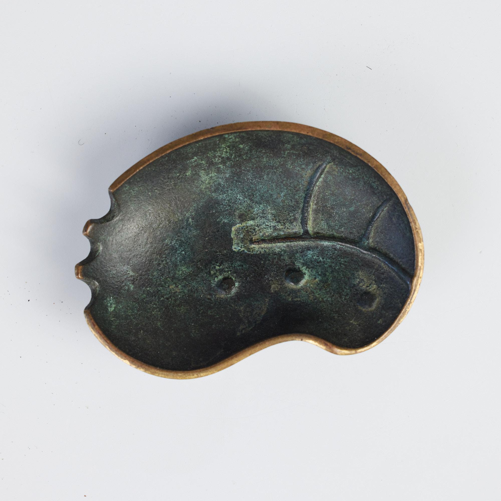 Nordia Leaf Shaped Ashtray 2