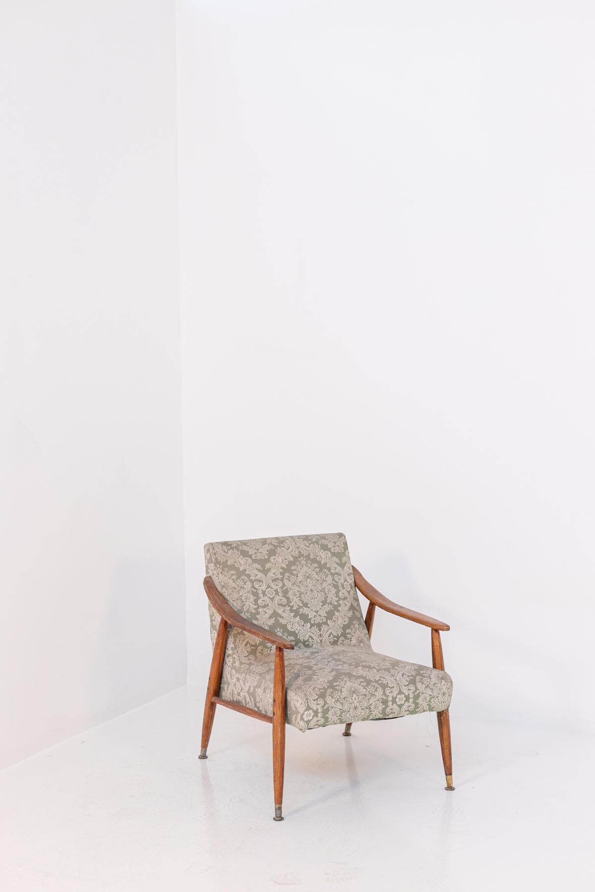 Nordic Armchair in Wood and Damask Fabric For Sale 1