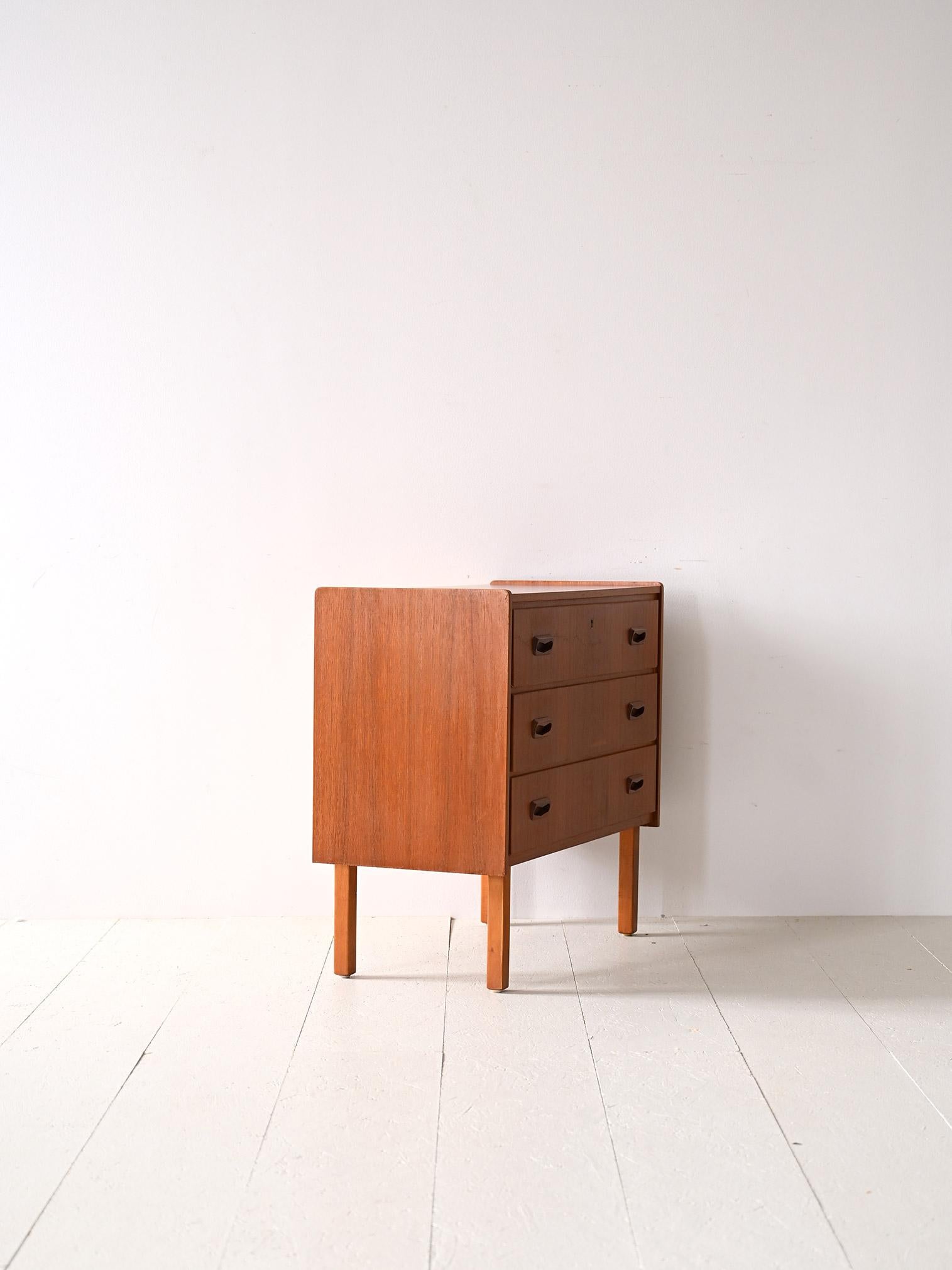 Scandinavian Modern Nordic chest of drawers with 3 drawers For Sale