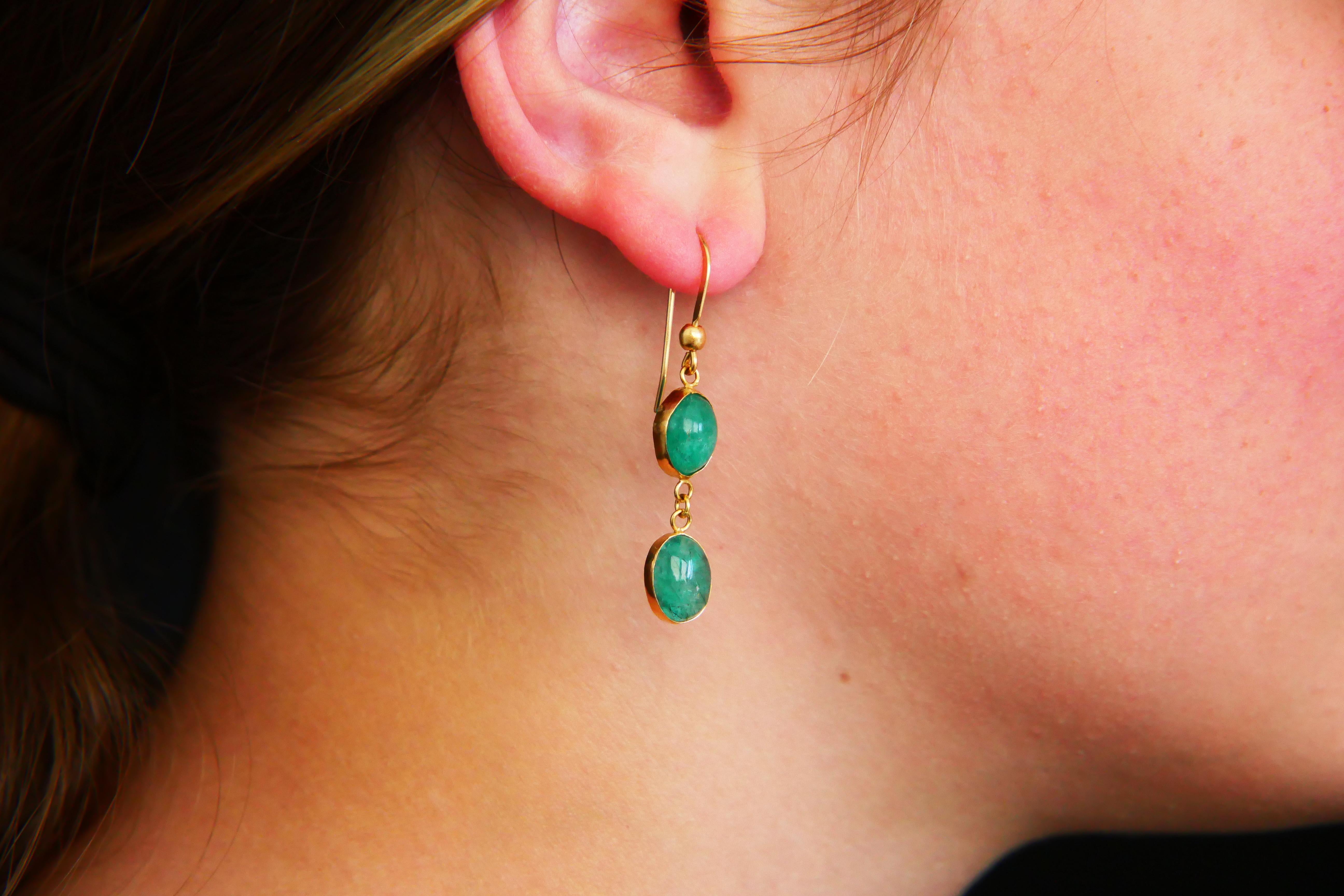 Art Deco Nordic Dangle Earrings 9.5 ctw Emerald solid 18K Gold /3.4gr For Sale