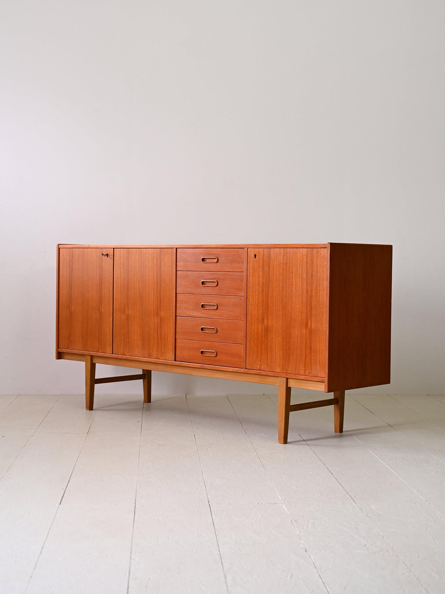 Nordic-made sideboard with drawers In Good Condition In Brescia, IT