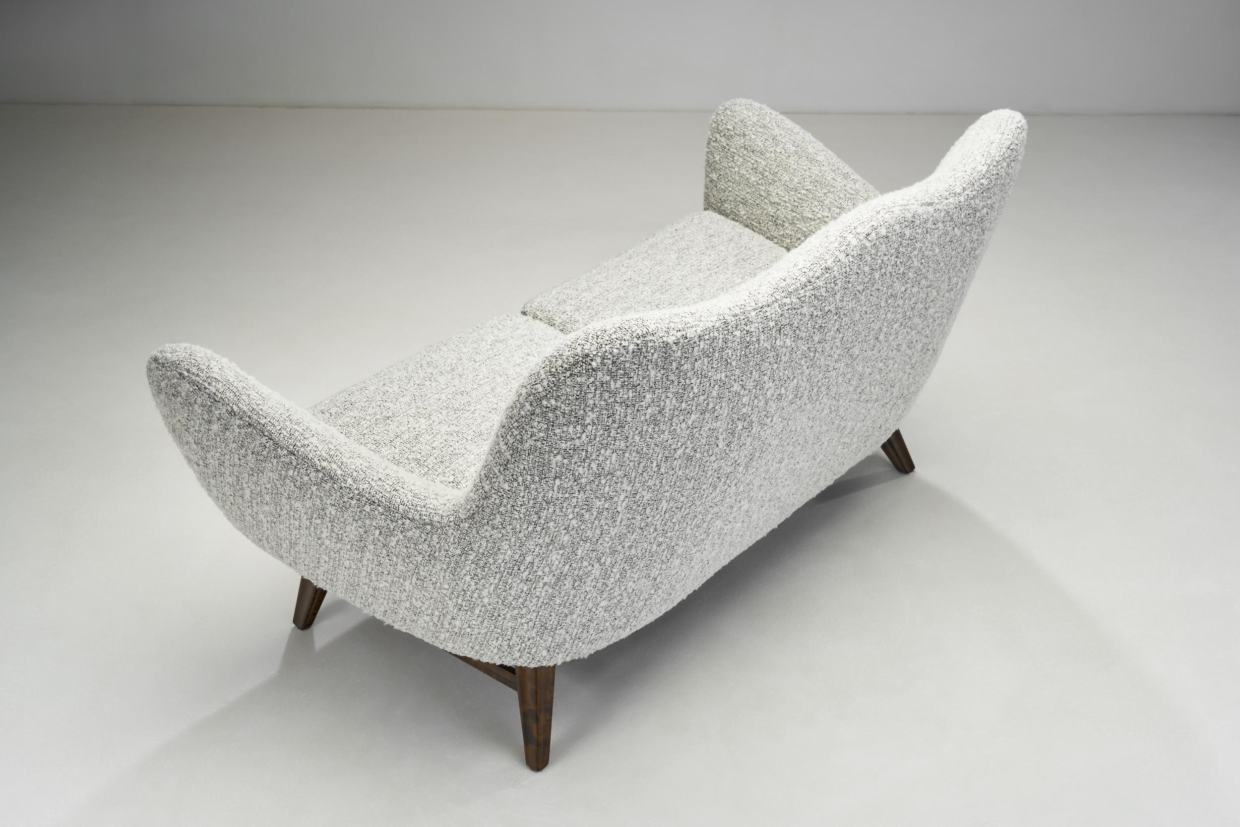 Nordic Mid-Century Two-Seater Sofa, Scandinavia ca 1950s For Sale 2