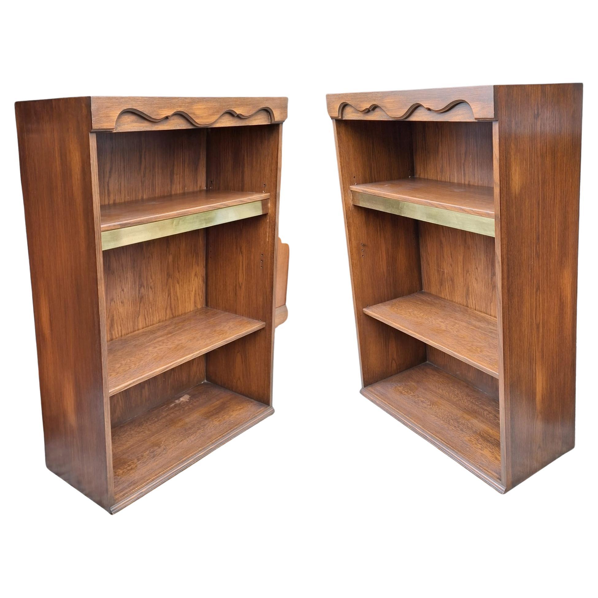 Libreria nordica di metà secolo in Oak e ottone, coppia