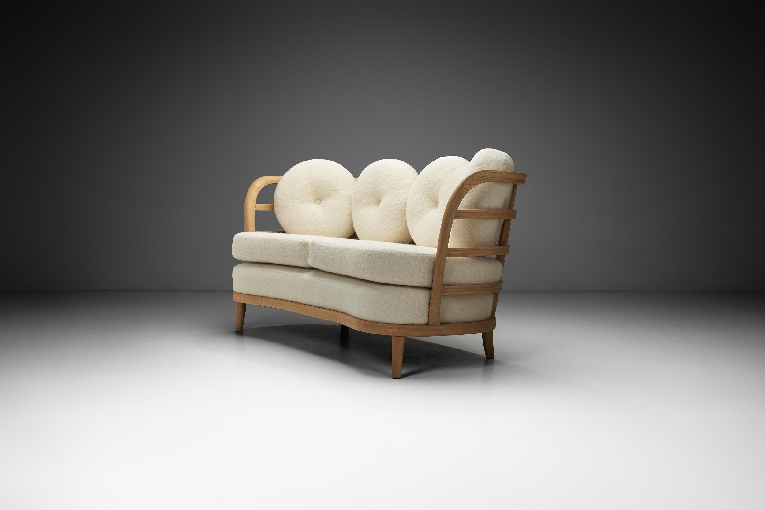 Nordisch-modernes zweisitziges Sofa von Oy Boman Ab, Finnland 1940er Jahre (Finnisch) im Angebot