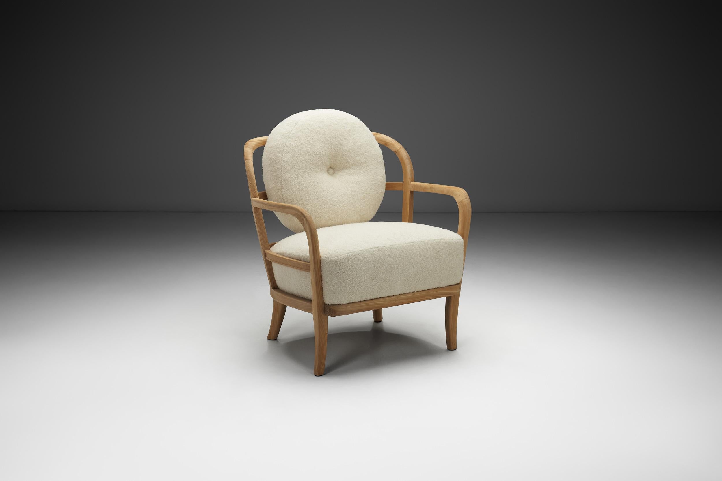 Oy Boman AB was a prominent Finnish furniture manufacturer in the early to mid 20th century. The company was known for producing finely crafted seating that balanced traditional Nordic sensibilities with modernist lines. Finnish furniture makers of