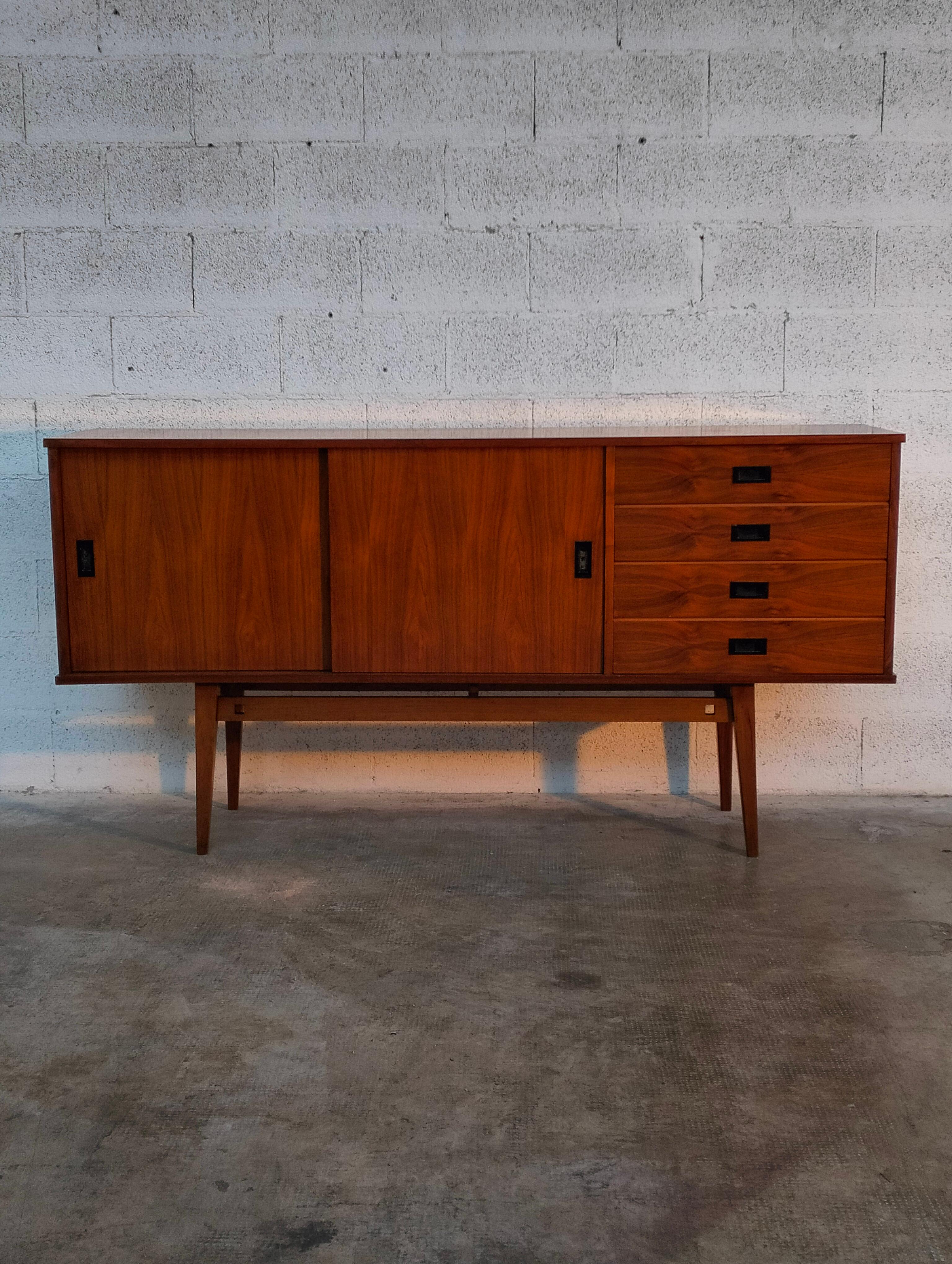 Nordic Scandinavian style teak sideboard from the 1960s.
Splendid example of a Scandinavian-style sideboard and Italian workmanship from the 1960s. Thanks to its essential and light design, this object can find a place in different contexts and