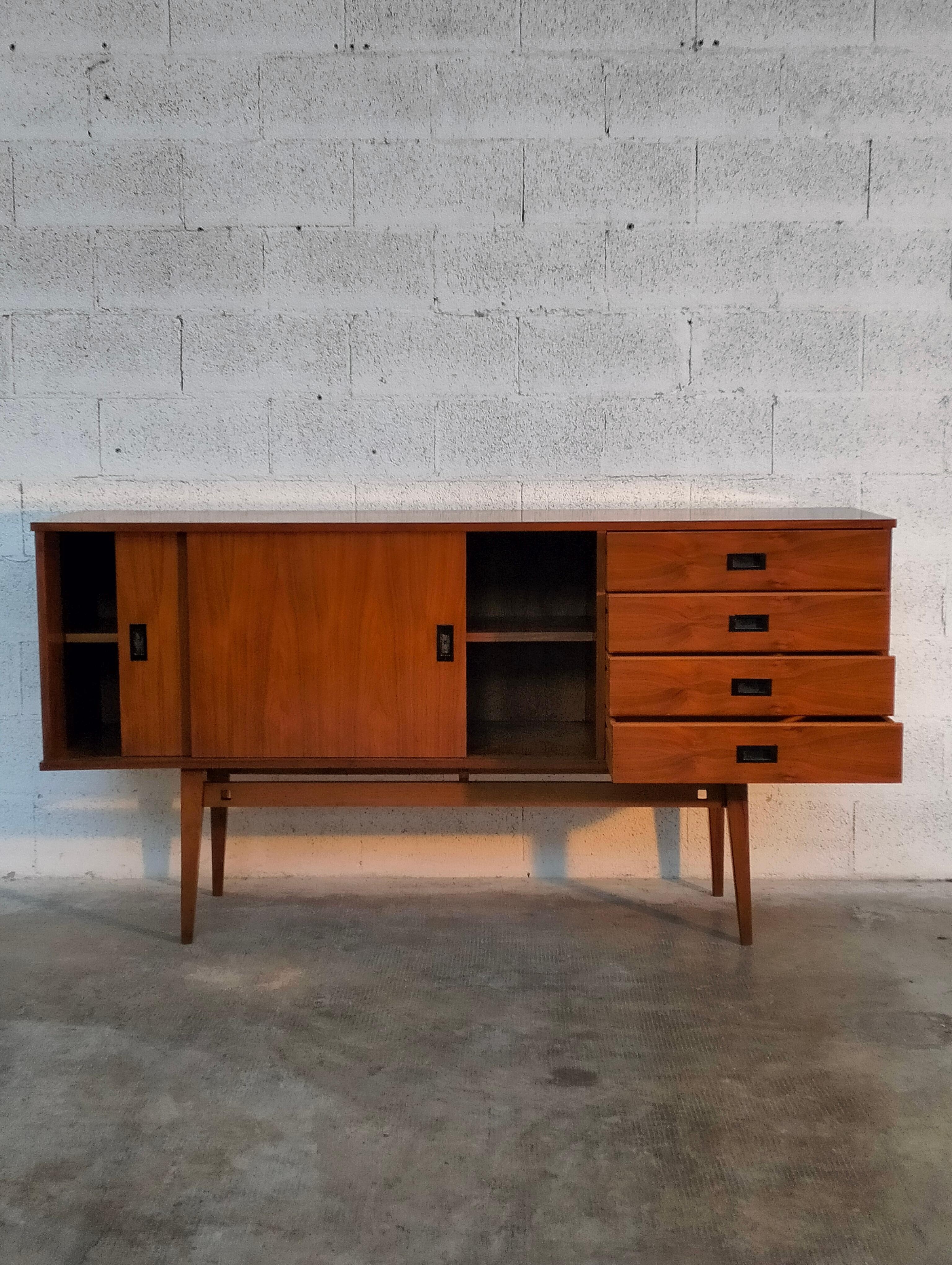 Nordic Scandinavian Style Teak Sideboard from the 1960s In Good Condition For Sale In Padova, IT