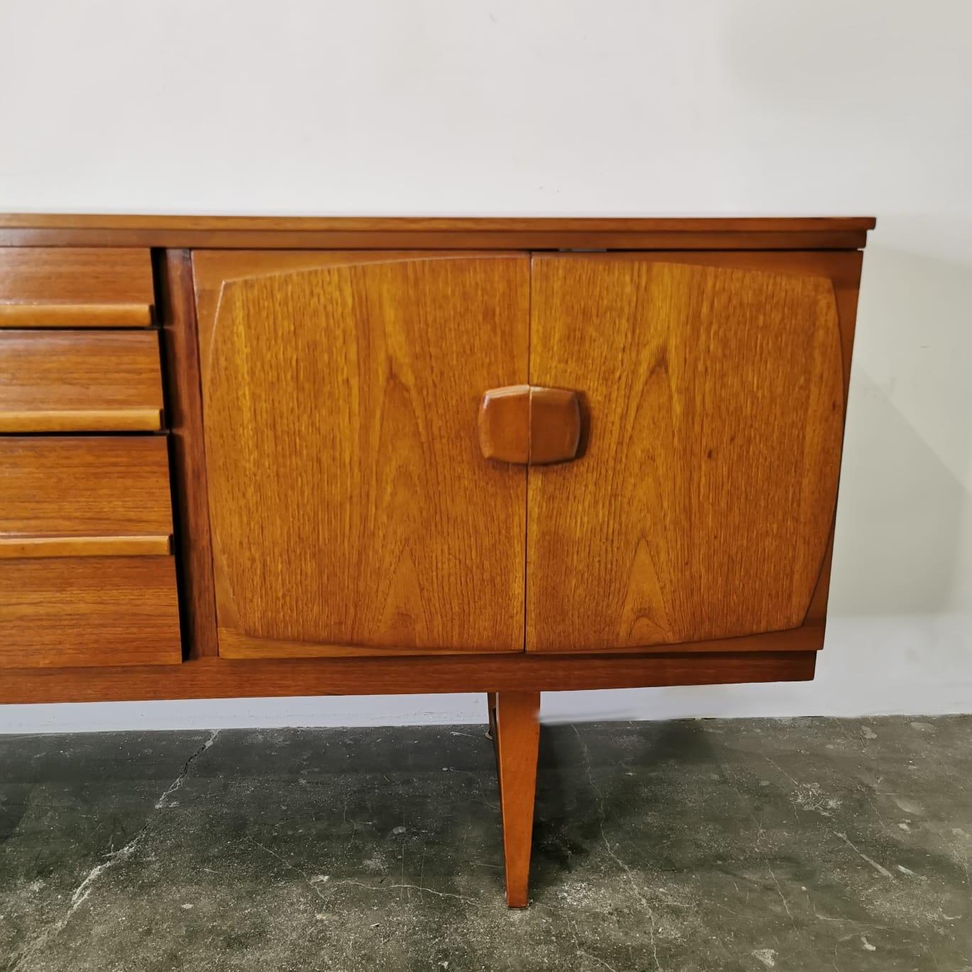 Nordic Style Sideboard In Good Condition In Milano, Lombardia