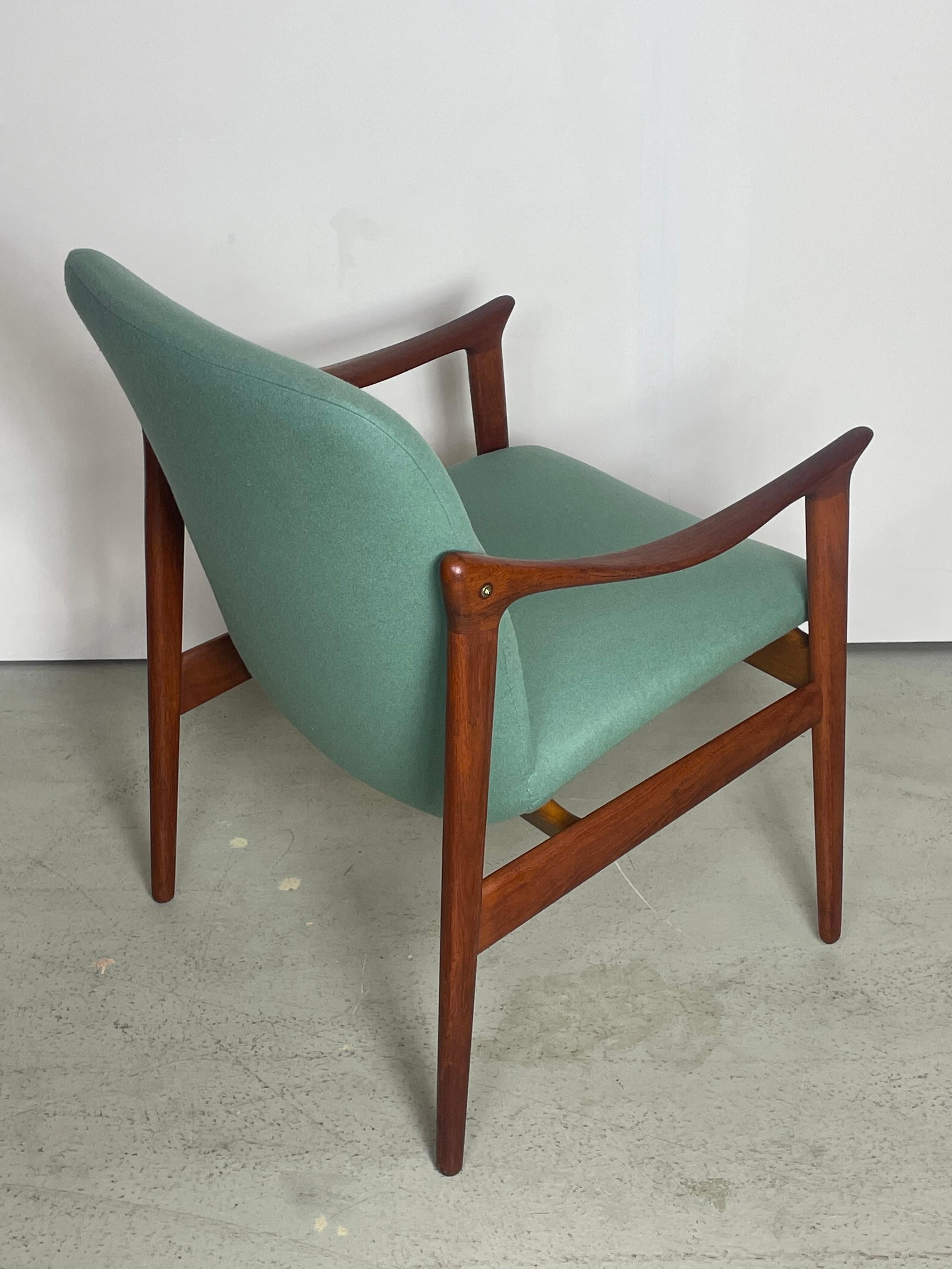Nordic Teak Arm Chair by Fredrik A. Kayser, 1950s For Sale 4