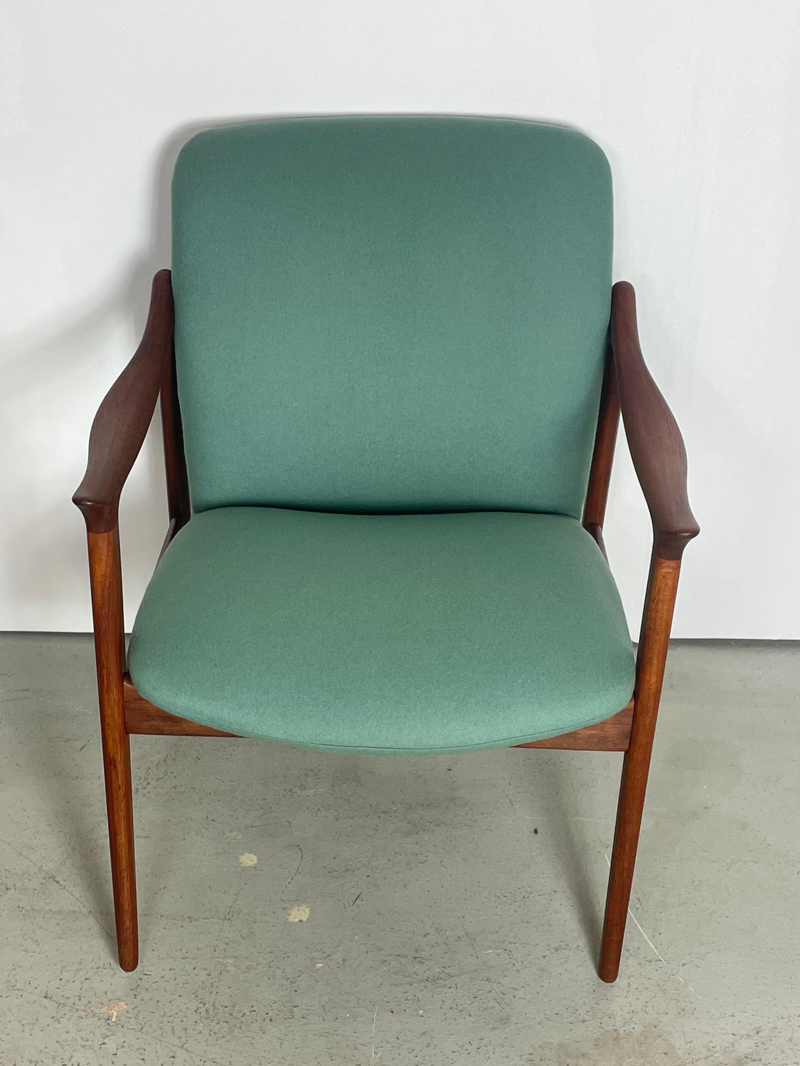 Nordic Teak Arm Chair by Fredrik A. Kayser, 1950s For Sale 2