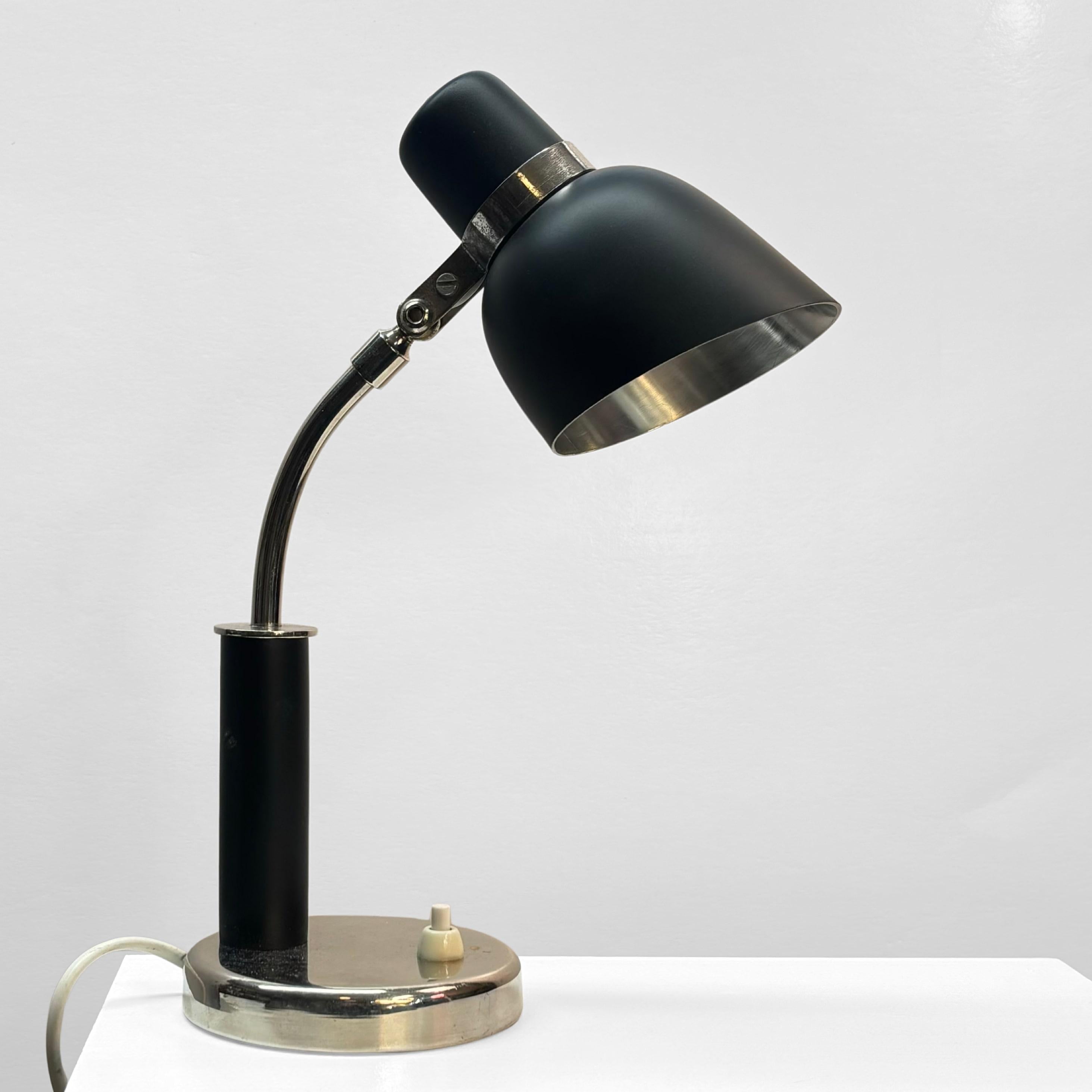 Acier Lampe de table moderniste Nordiska Kompaniet, Scandinavian modern, Suède, années 1930 en vente