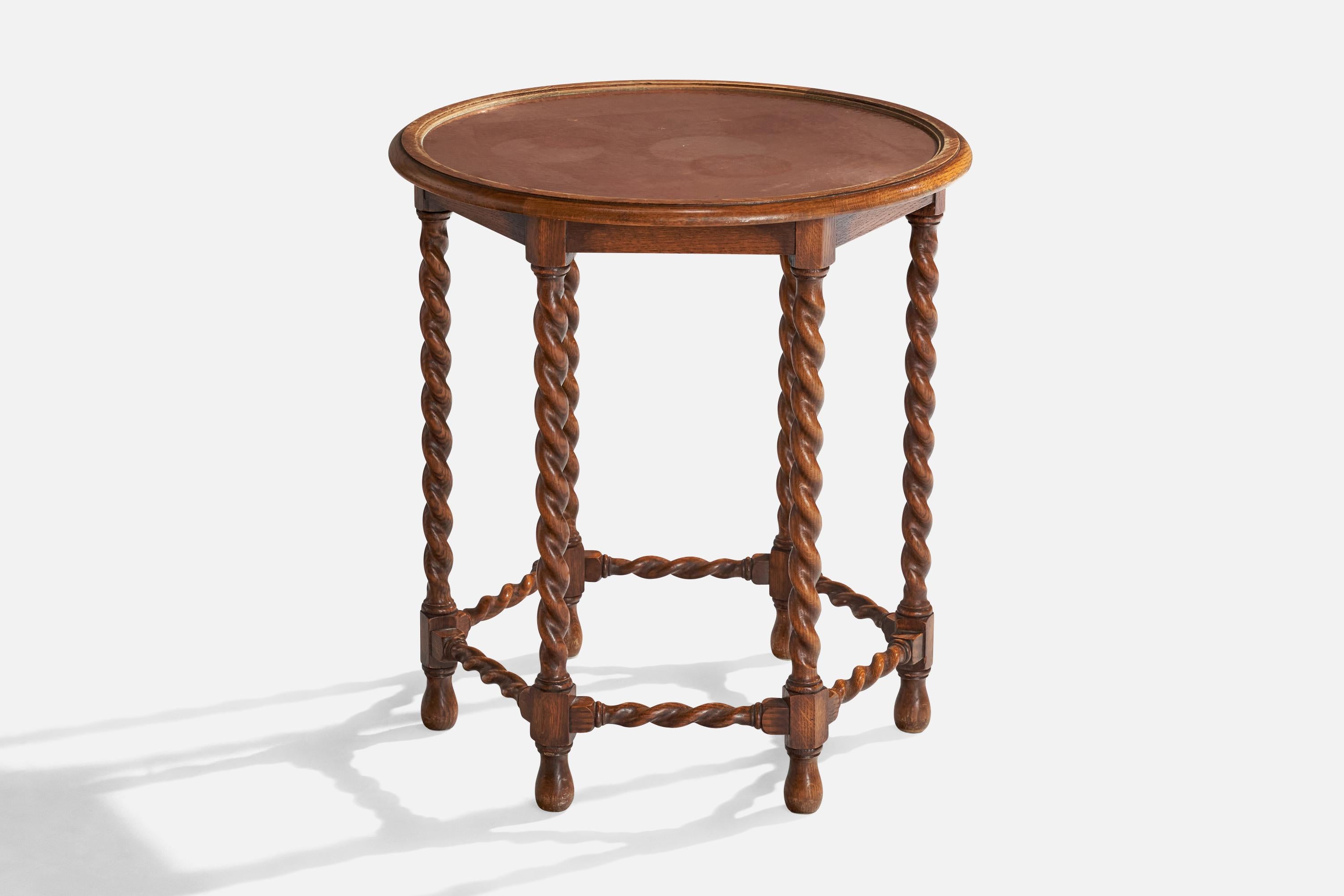 Scandinave moderne Table d'appoint Nordiska Kompaniet, chêne, cuivre, Suède, années 1920 en vente